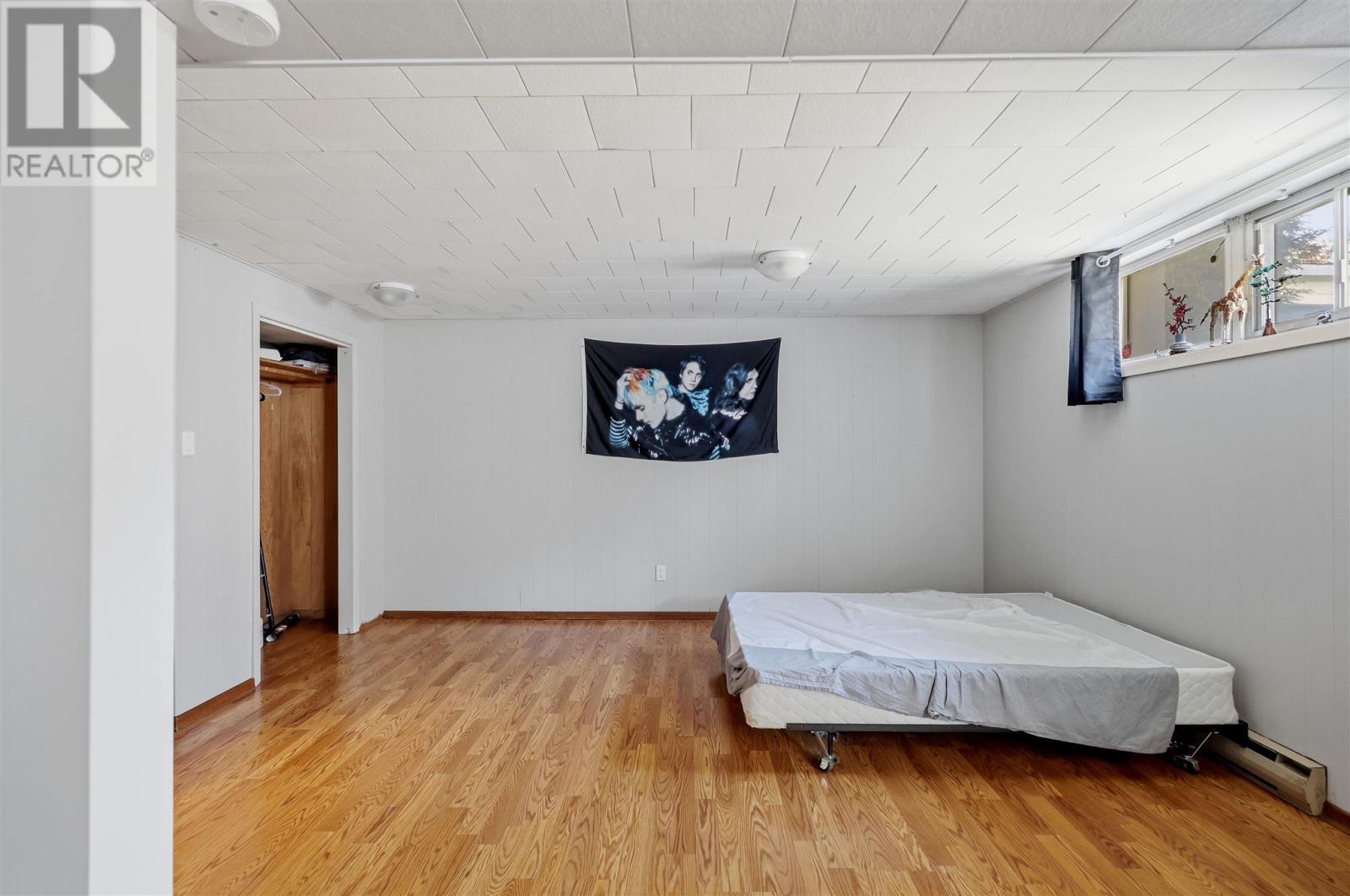 13 Irwin Ave Property Photo 15
