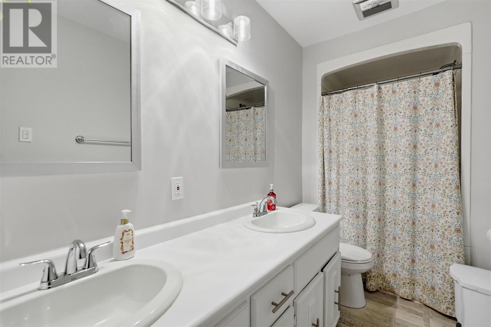 13 Irwin Ave Property Photo 21