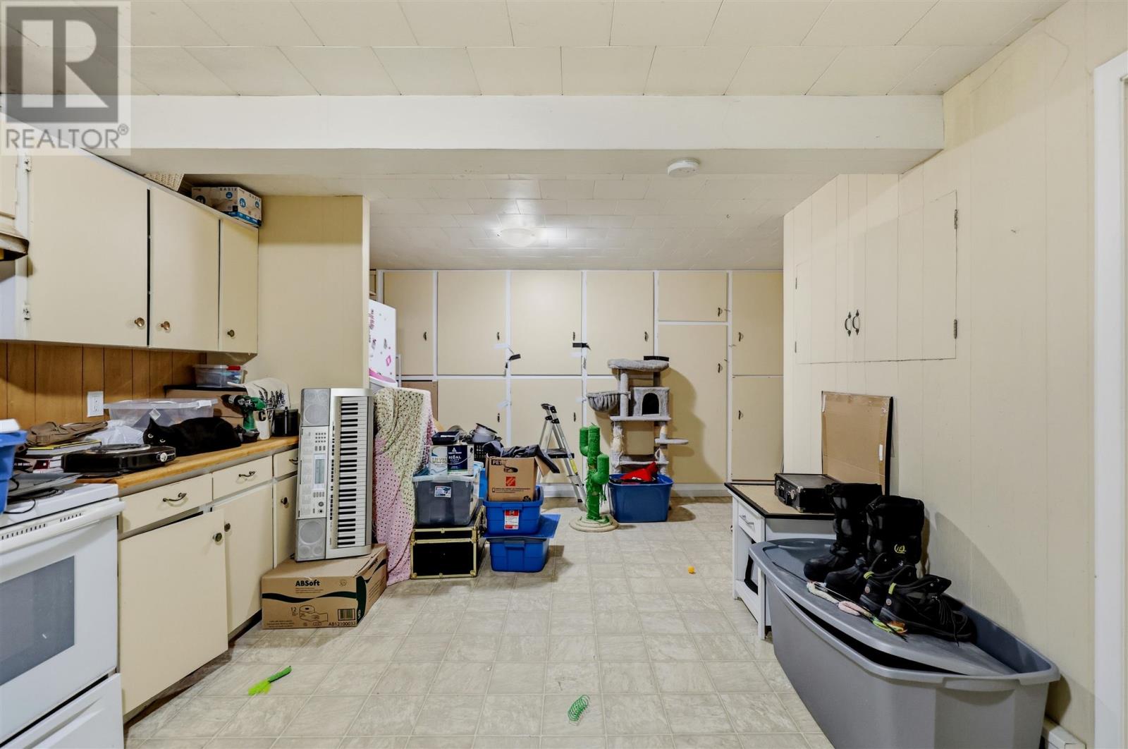 13 Irwin Ave Property Photo 23