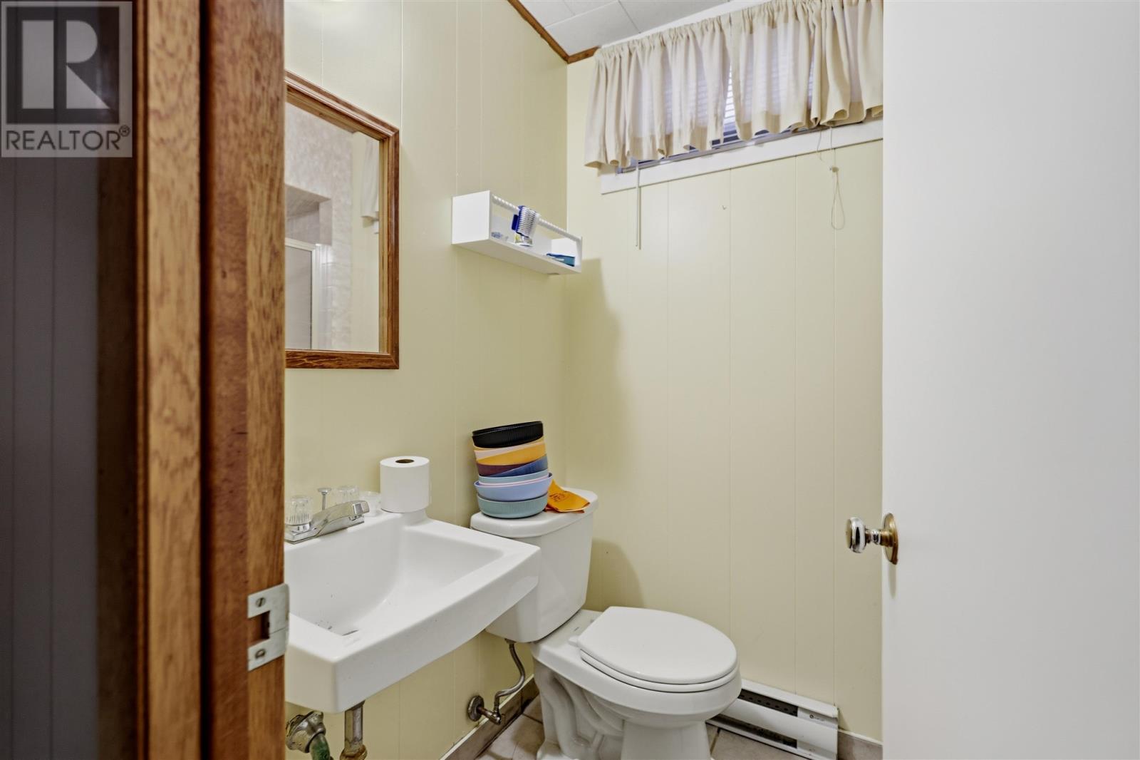 13 Irwin Ave Property Photo 25