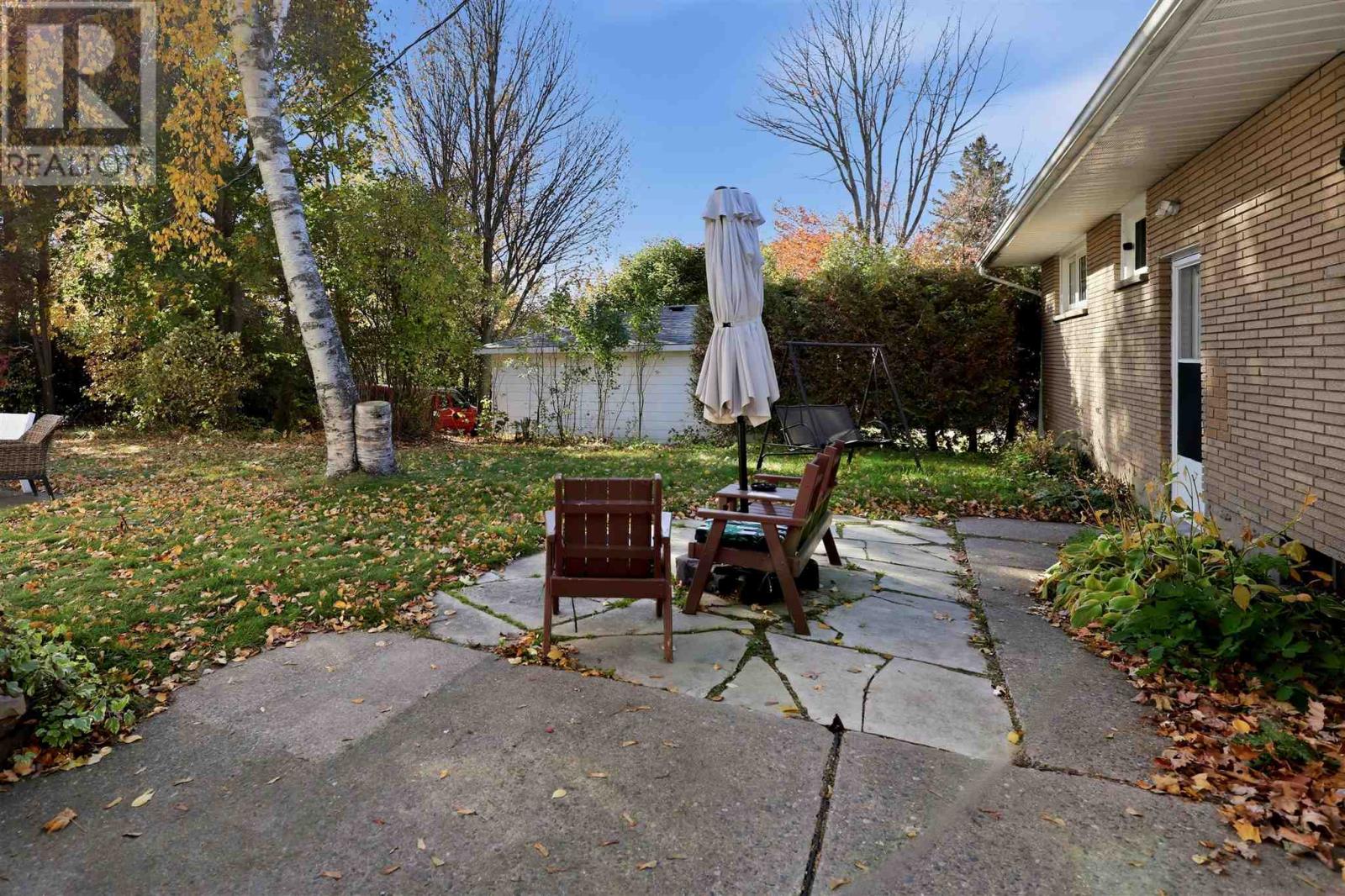 13 Irwin Ave Property Photo 28