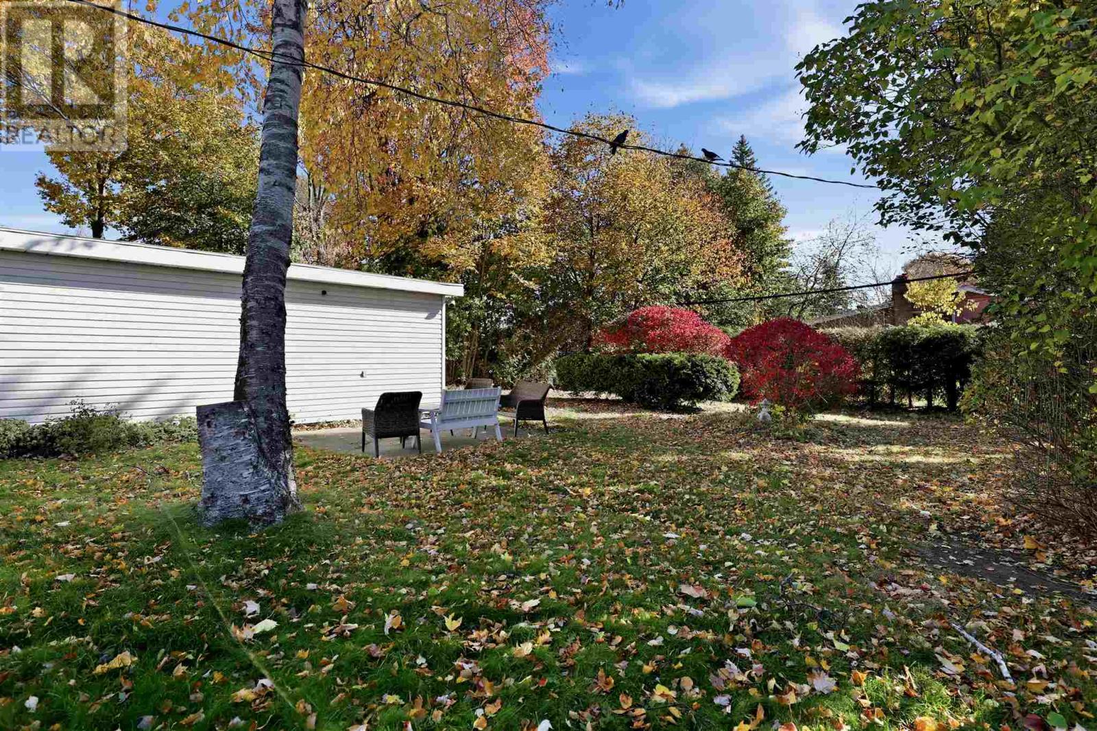 13 Irwin Ave Property Photo 33