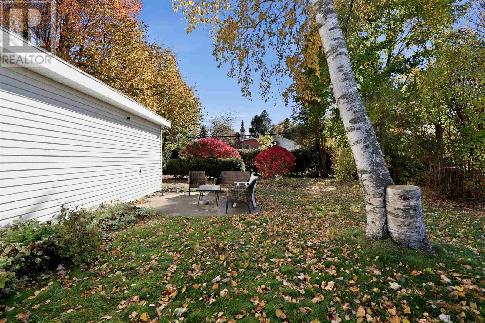13 Irwin Ave Property Photo 35