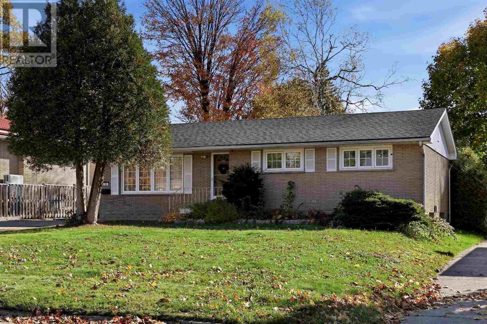 13 Irwin Ave Property Photo 36