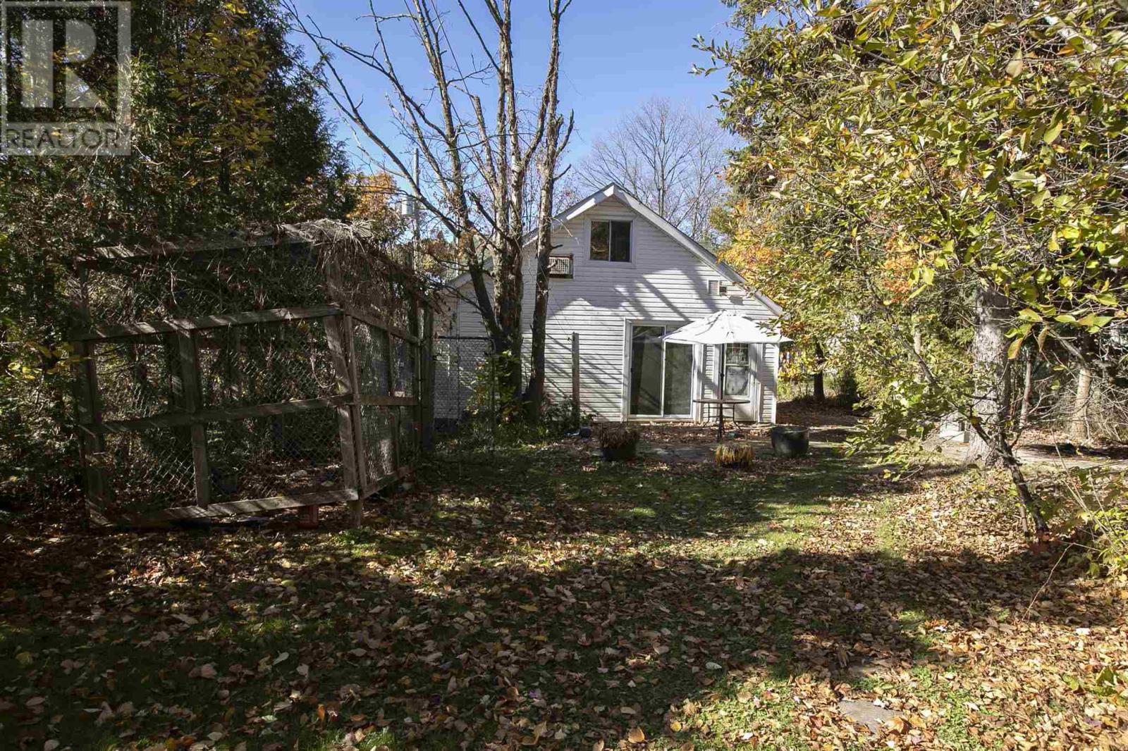 196 Elmwood Ave Property Photo 5