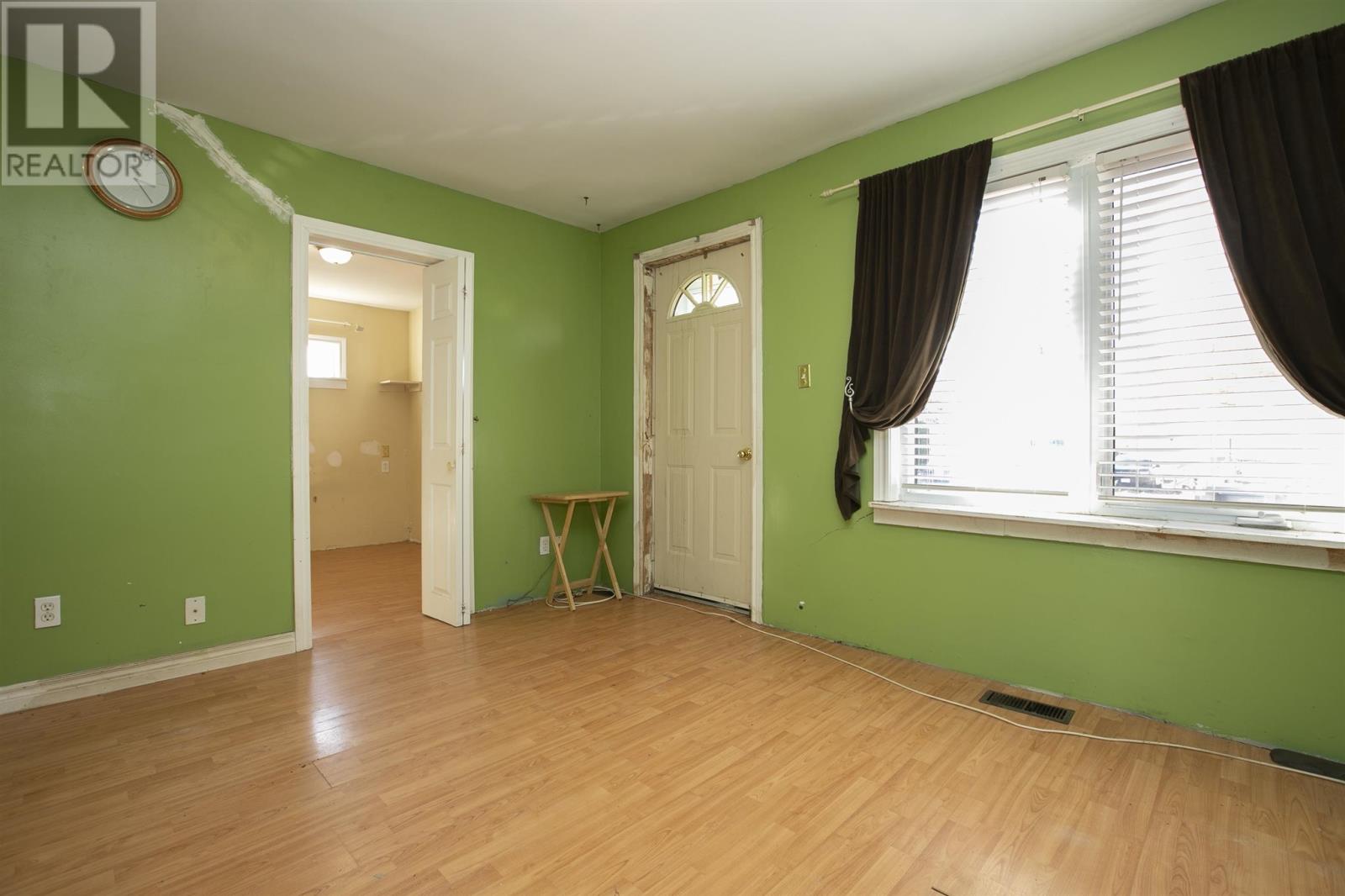 196 Elmwood Ave Property Photo 7
