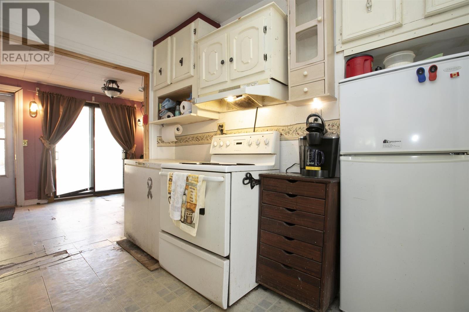 196 Elmwood Ave Property Photo 12