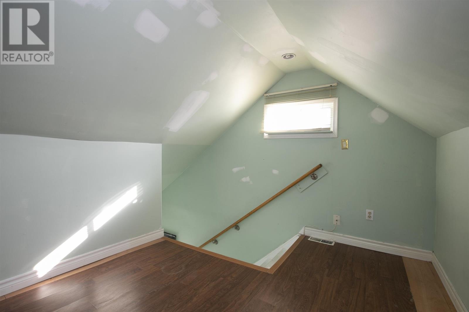 196 Elmwood Ave Property Photo 20
