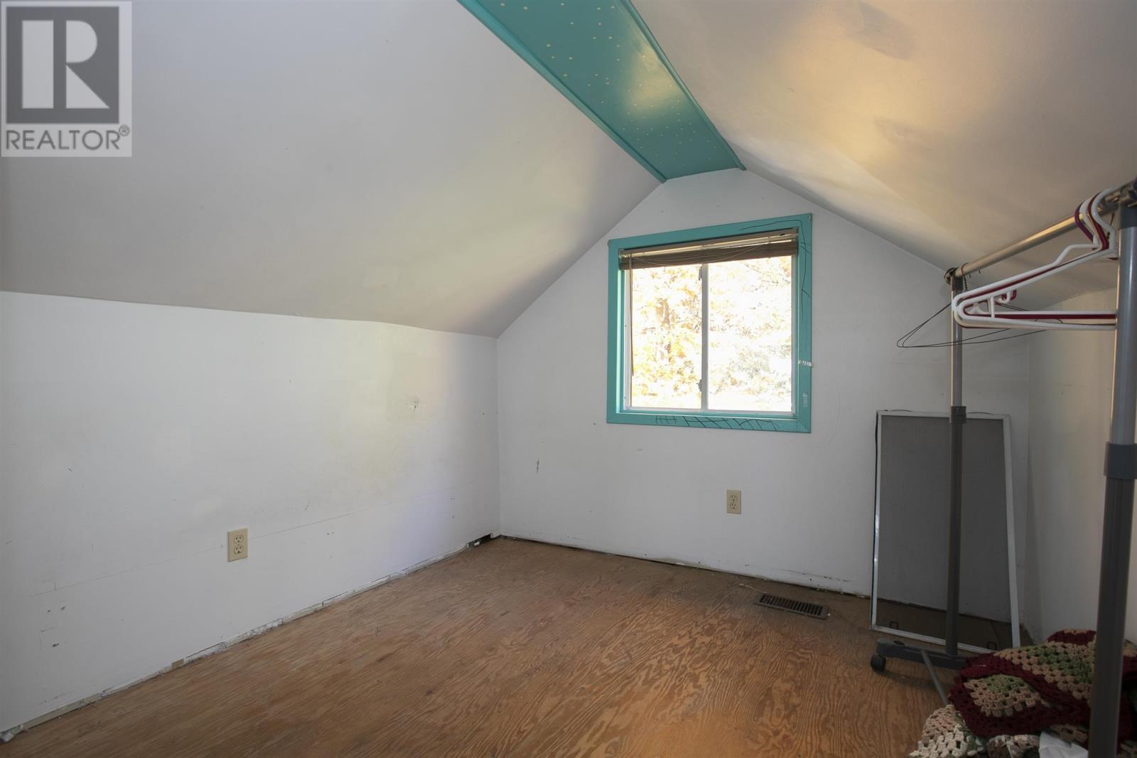 196 Elmwood Ave Property Photo 22