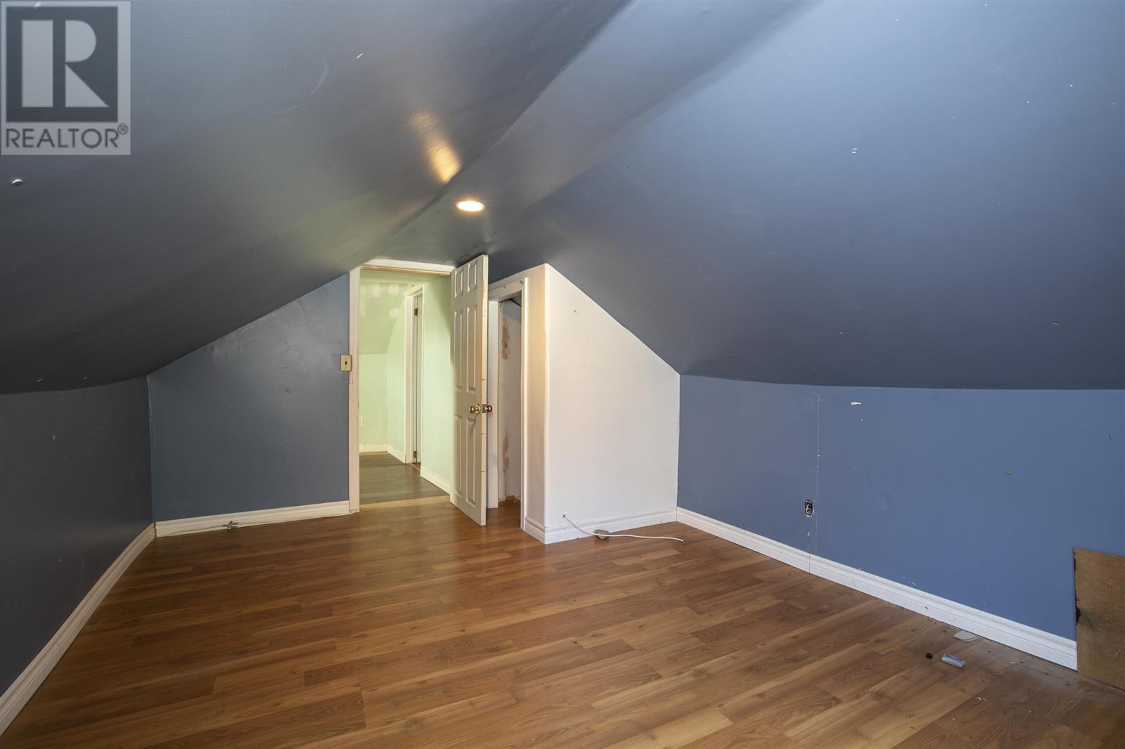 196 Elmwood Ave Property Photo 25