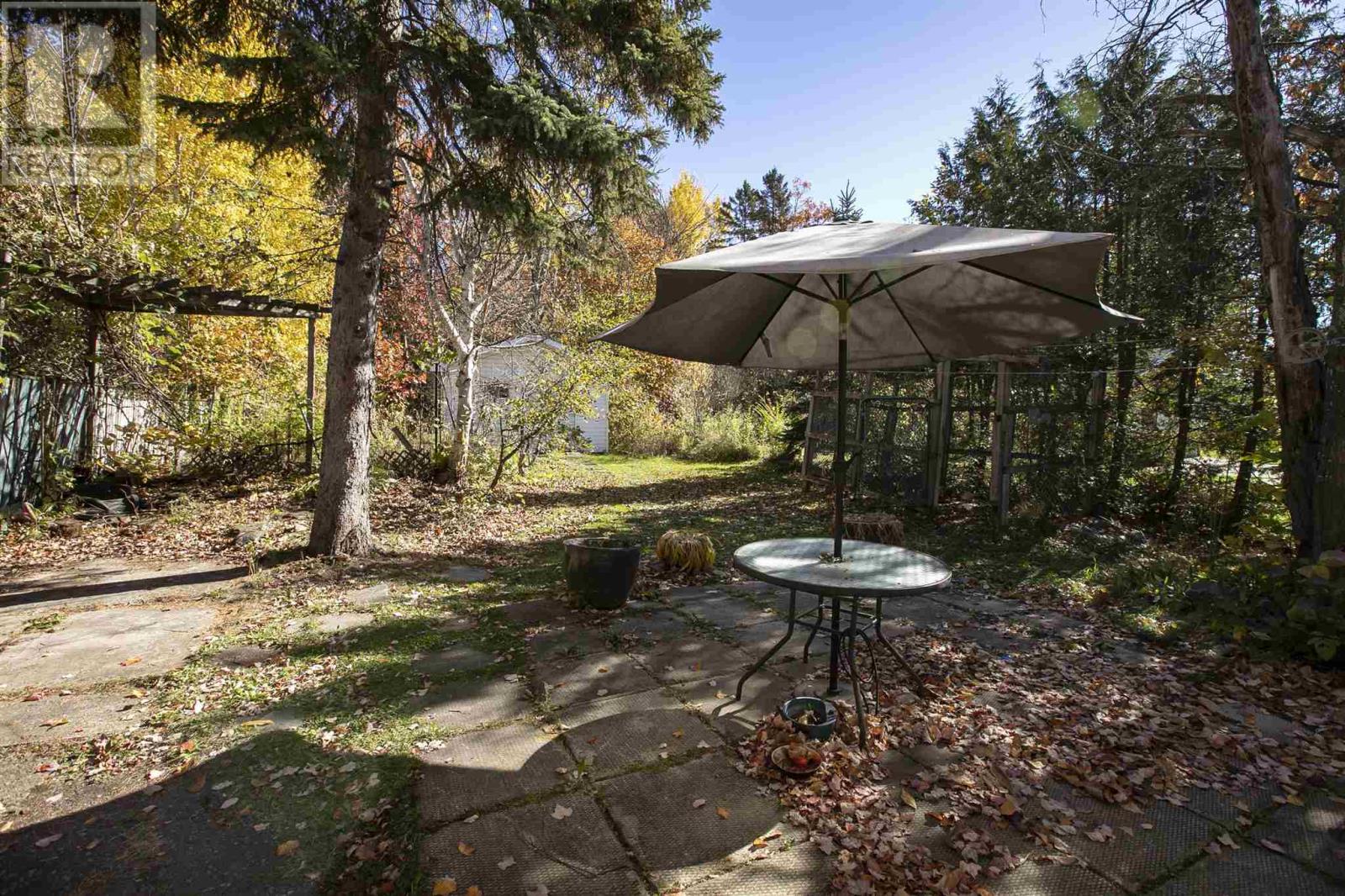 196 Elmwood Ave Property Photo 30