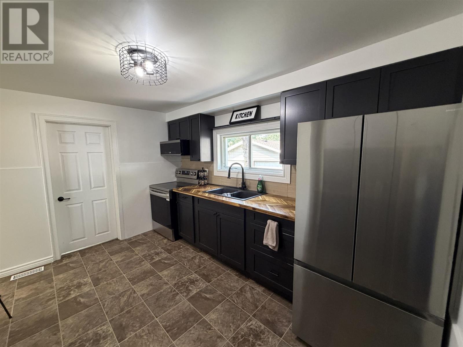 328 Mcnabb St Property Photo 6