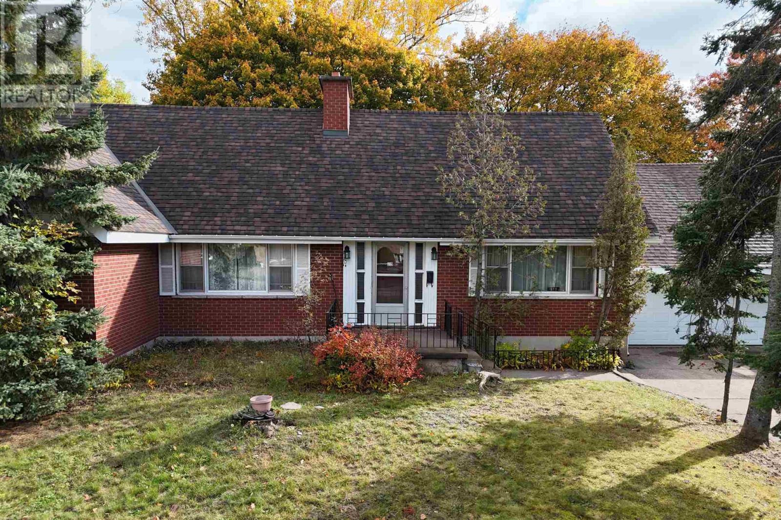 119 Parkdale DR Property Photo 1