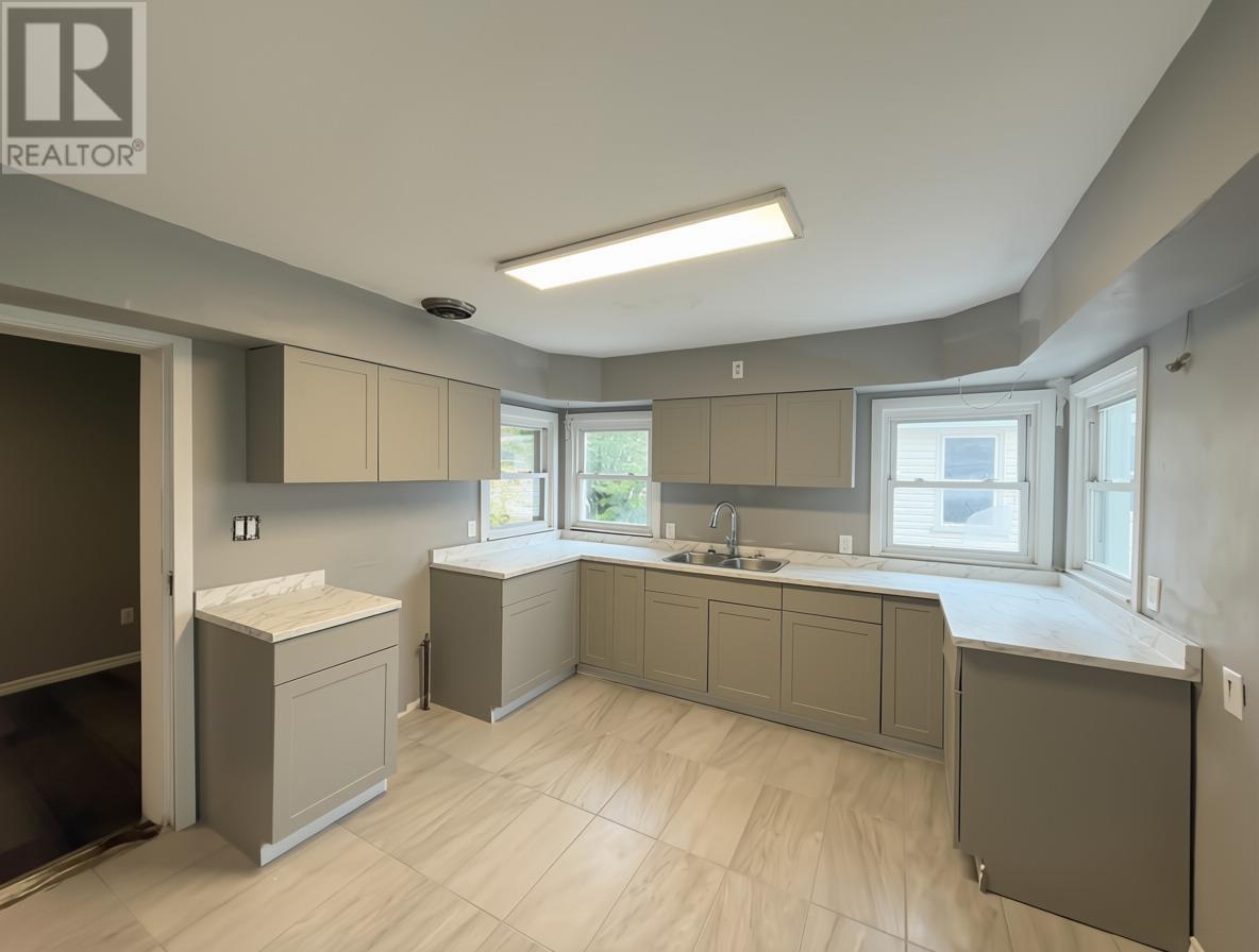580 Charles St Property Photo 7