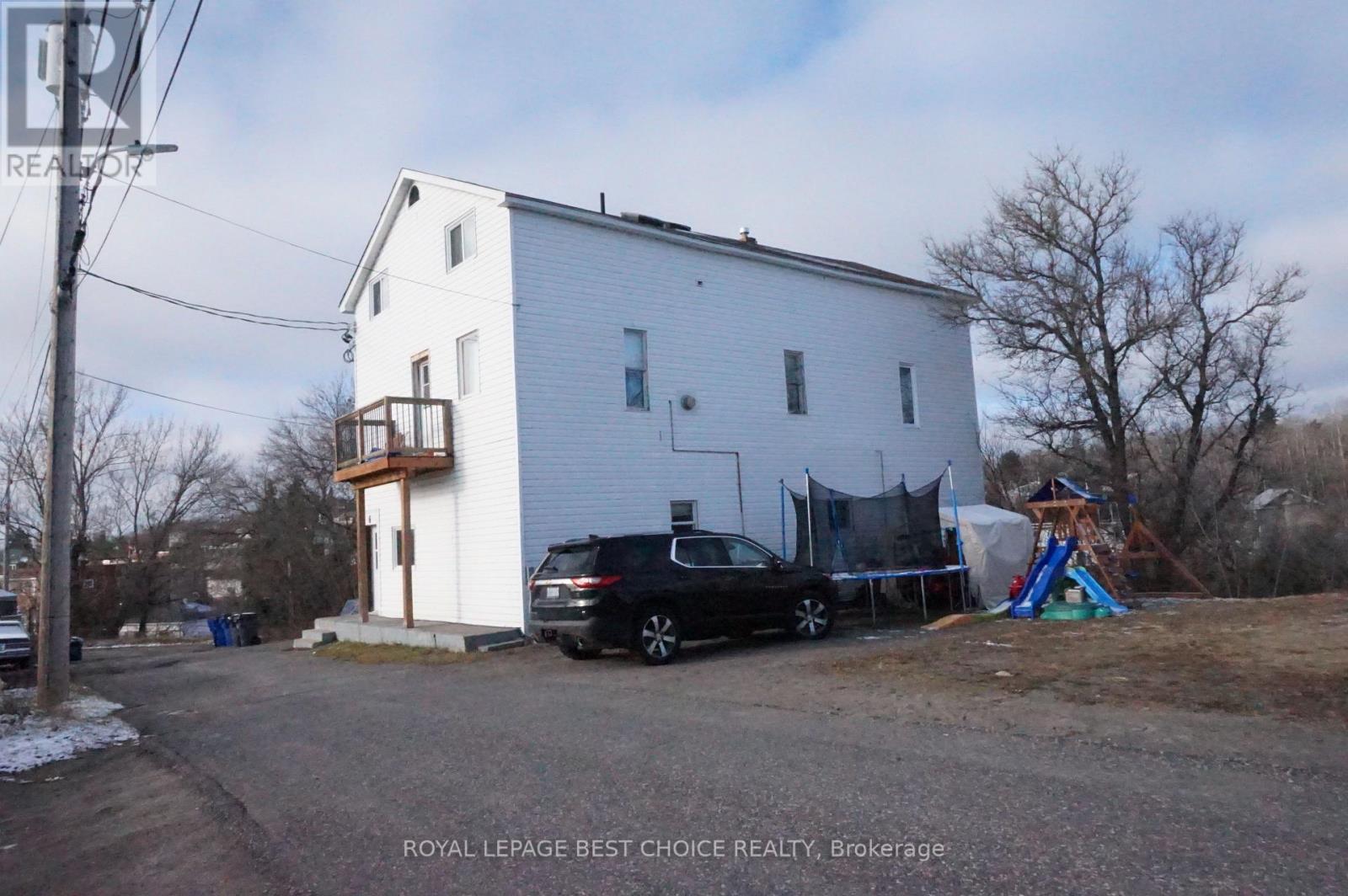 6 Earle Street Property Photo 7