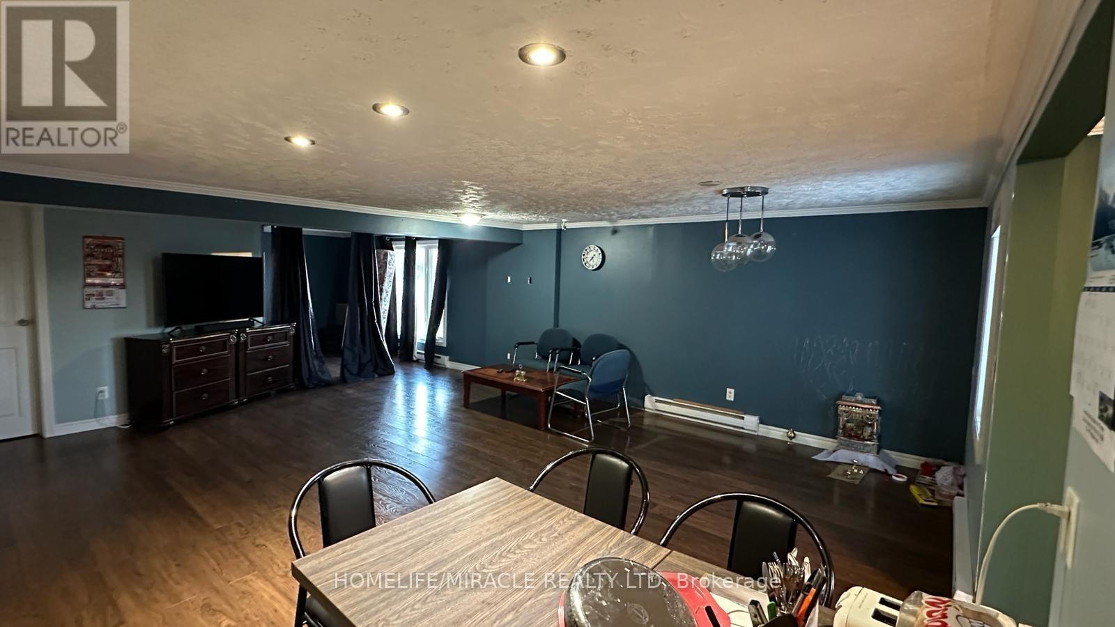 102 King Street Property Photo 12