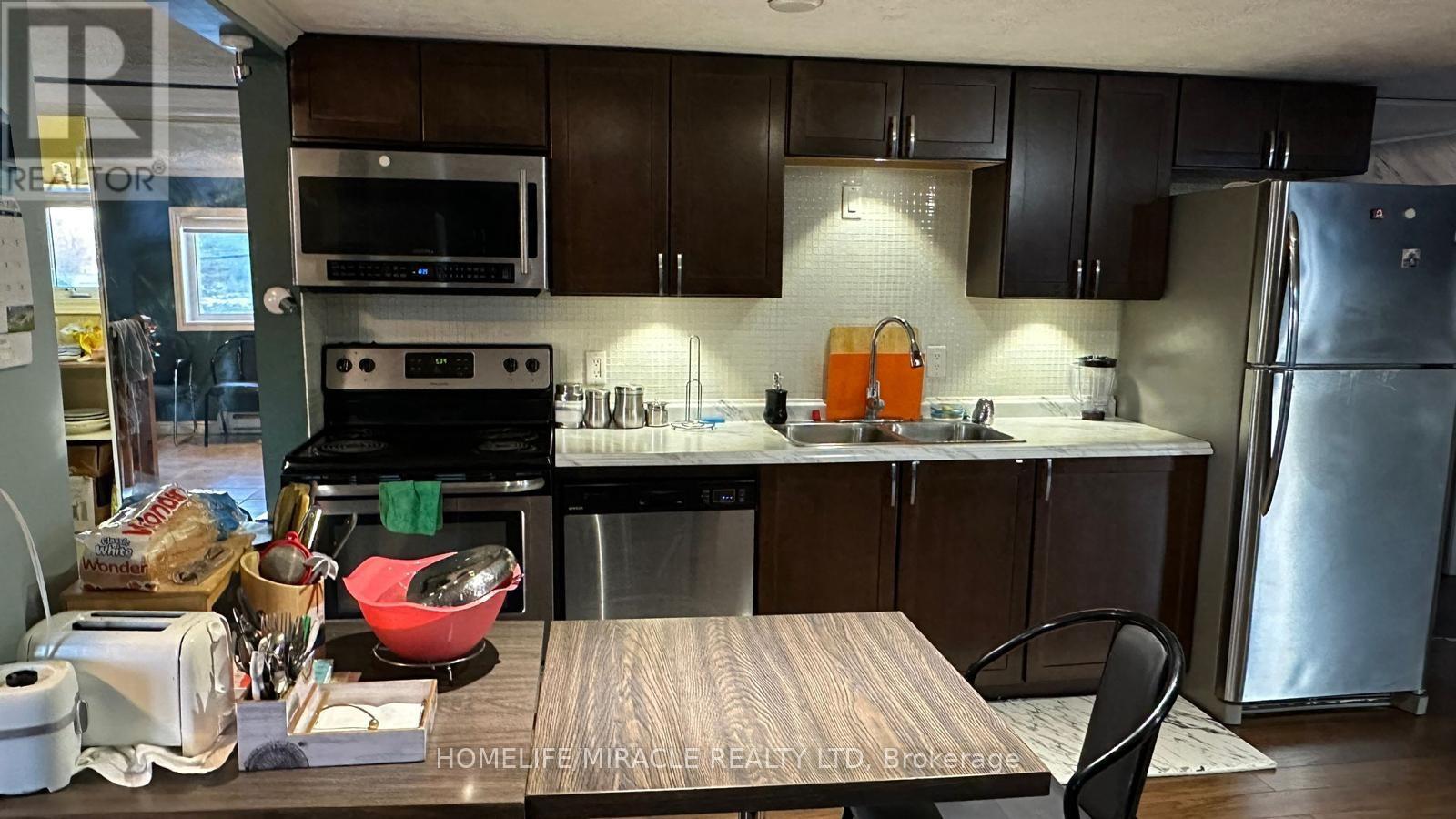 102 King Street Property Photo 14