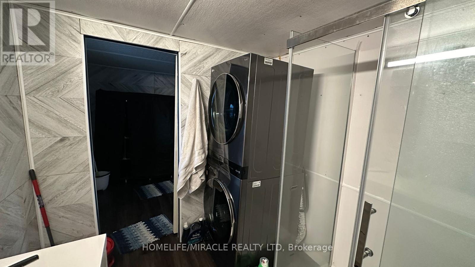 102 King Street Property Photo 16