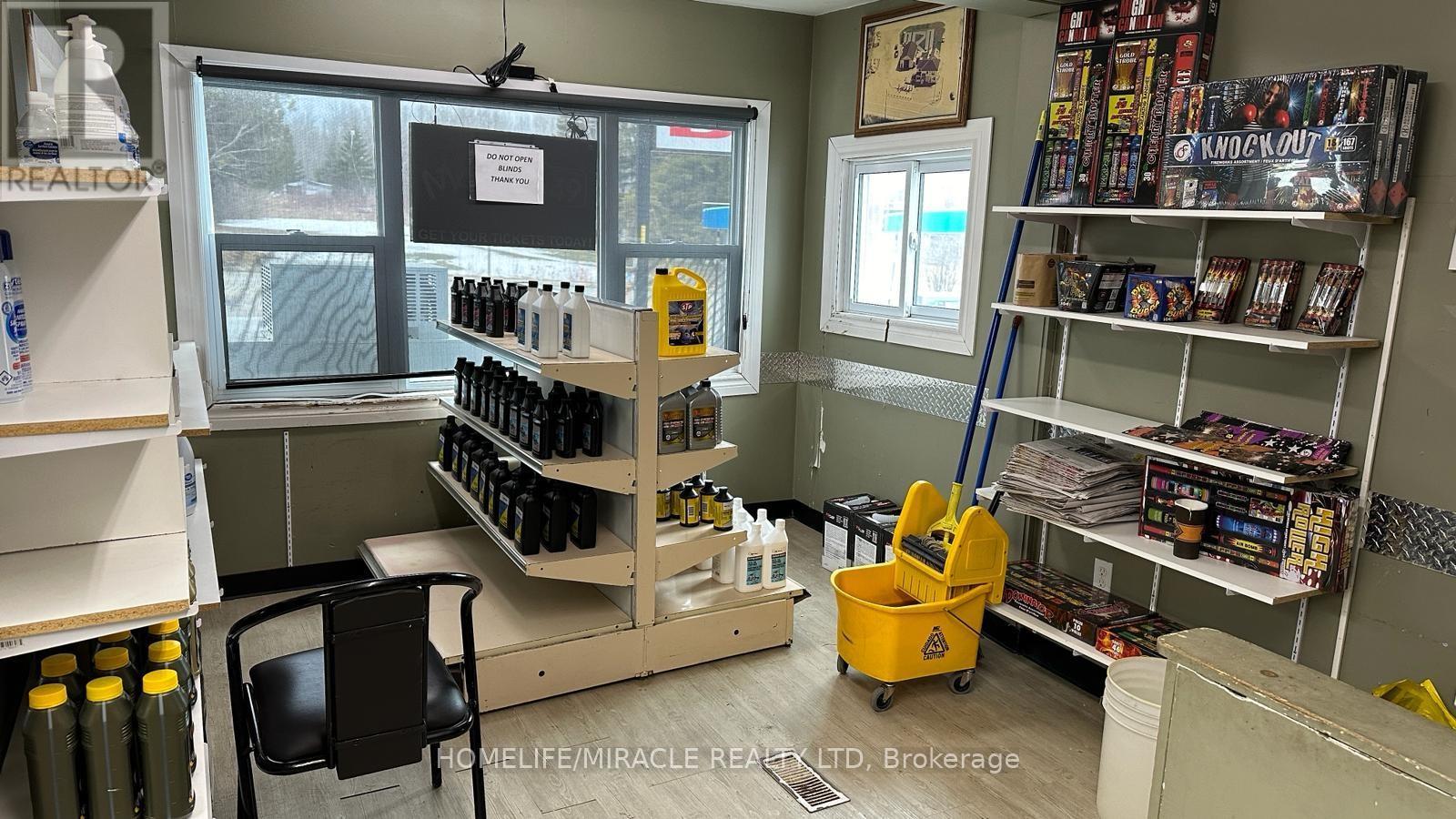 102 King Street Property Photo 25