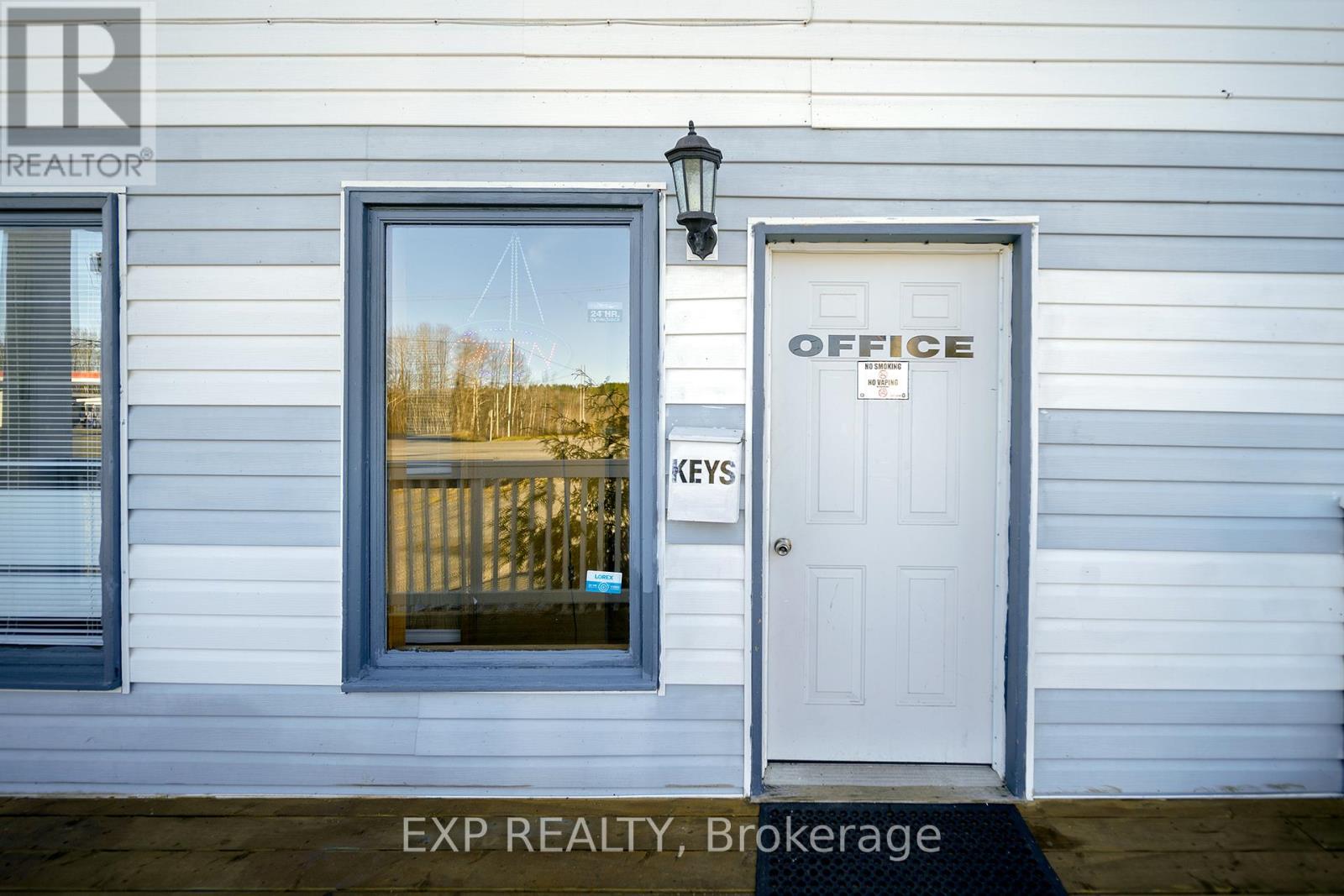 35 Main Street N Property Photo 9