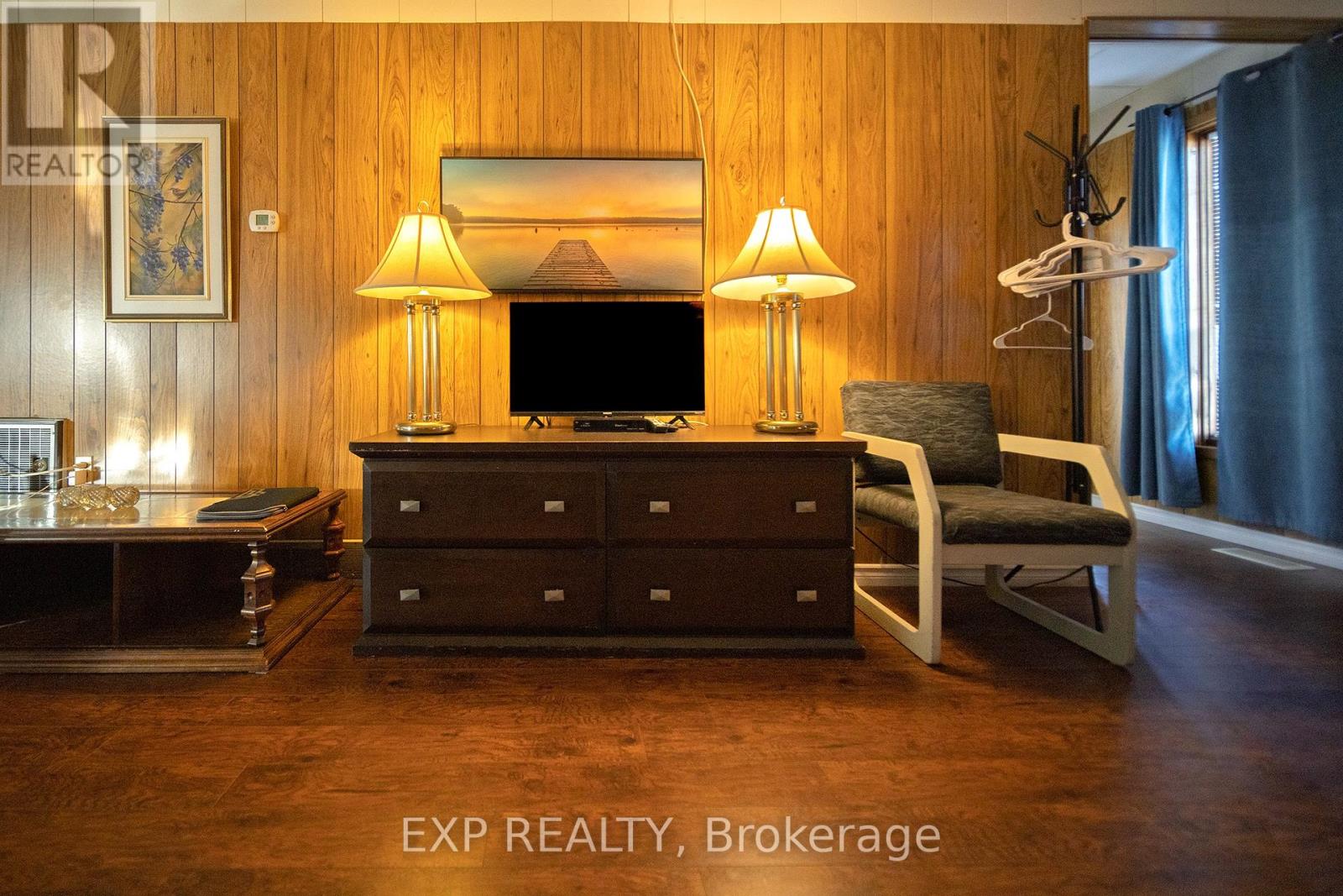 35 Main Street N Property Photo 28