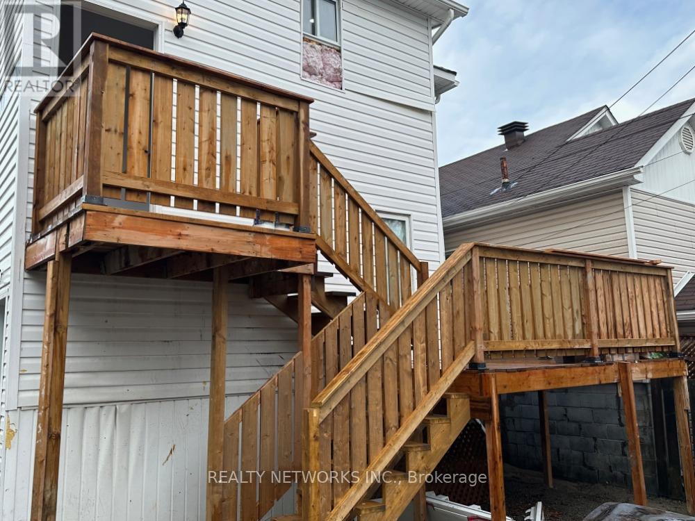 36 Elm Street N Property Photo 2