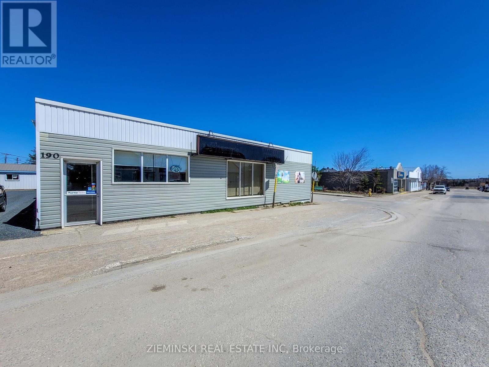 190 Main Street Property Photo 1