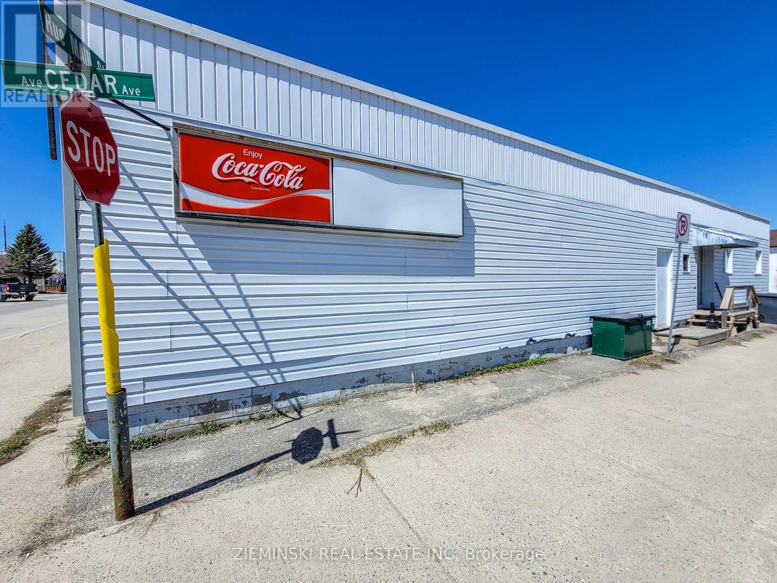 190 Main Street Property Photo 2