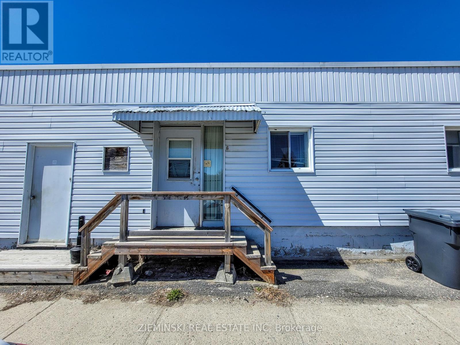 190 Main Street Property Photo 3