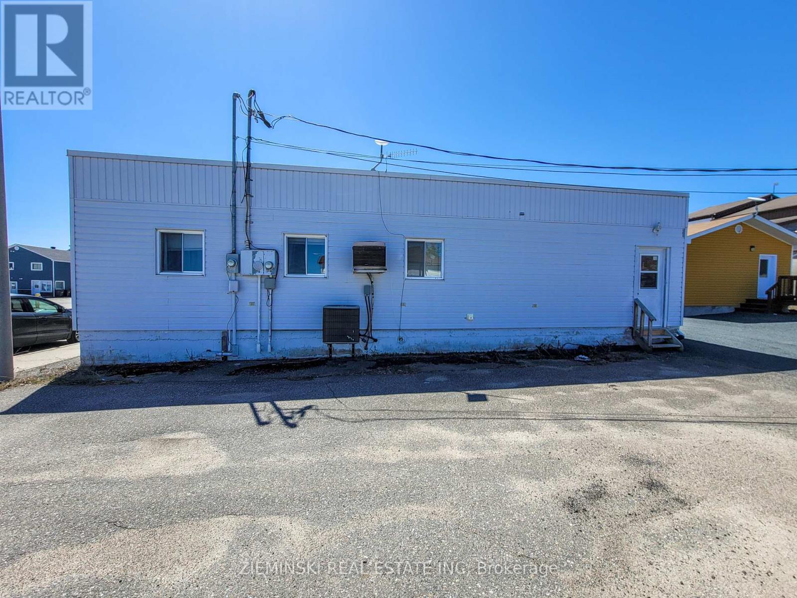 190 Main Street Property Photo 4