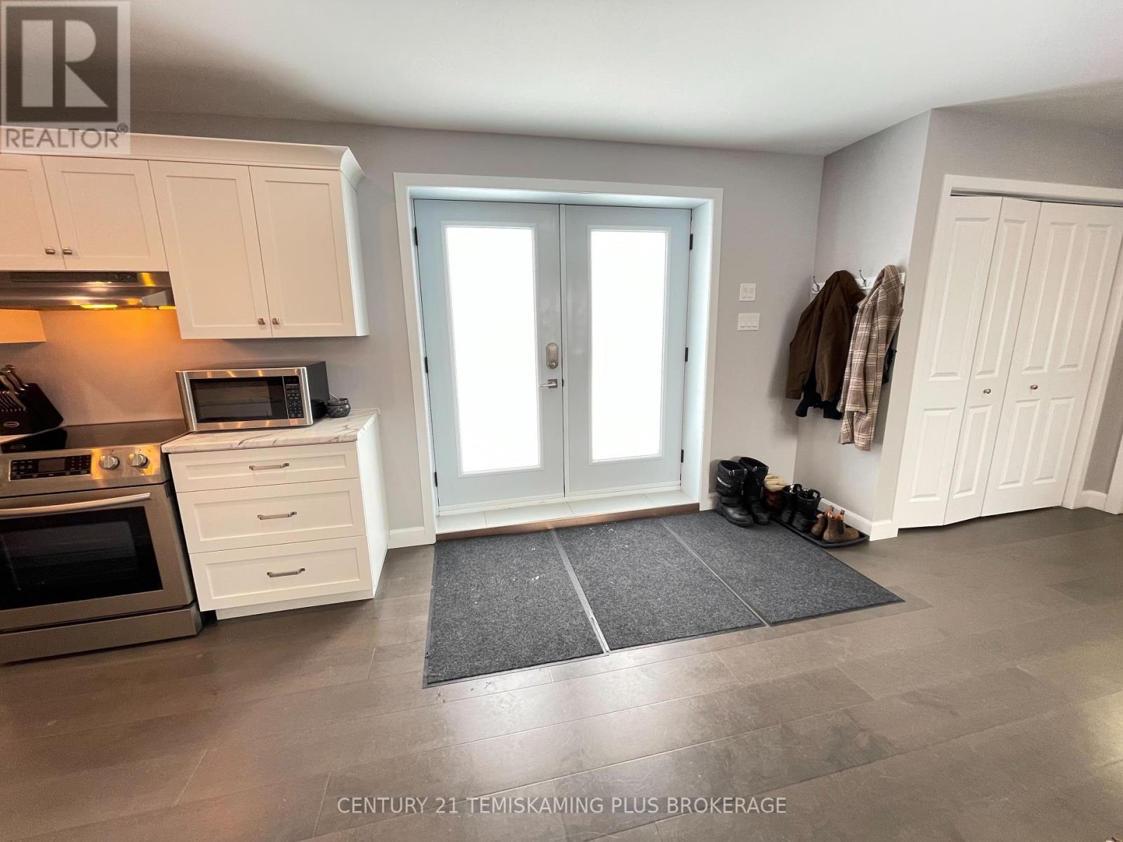 15 Seventh Avenue Property Photo 10