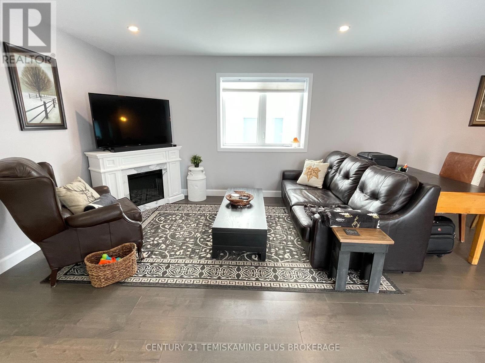 15 Seventh Avenue Property Photo 16