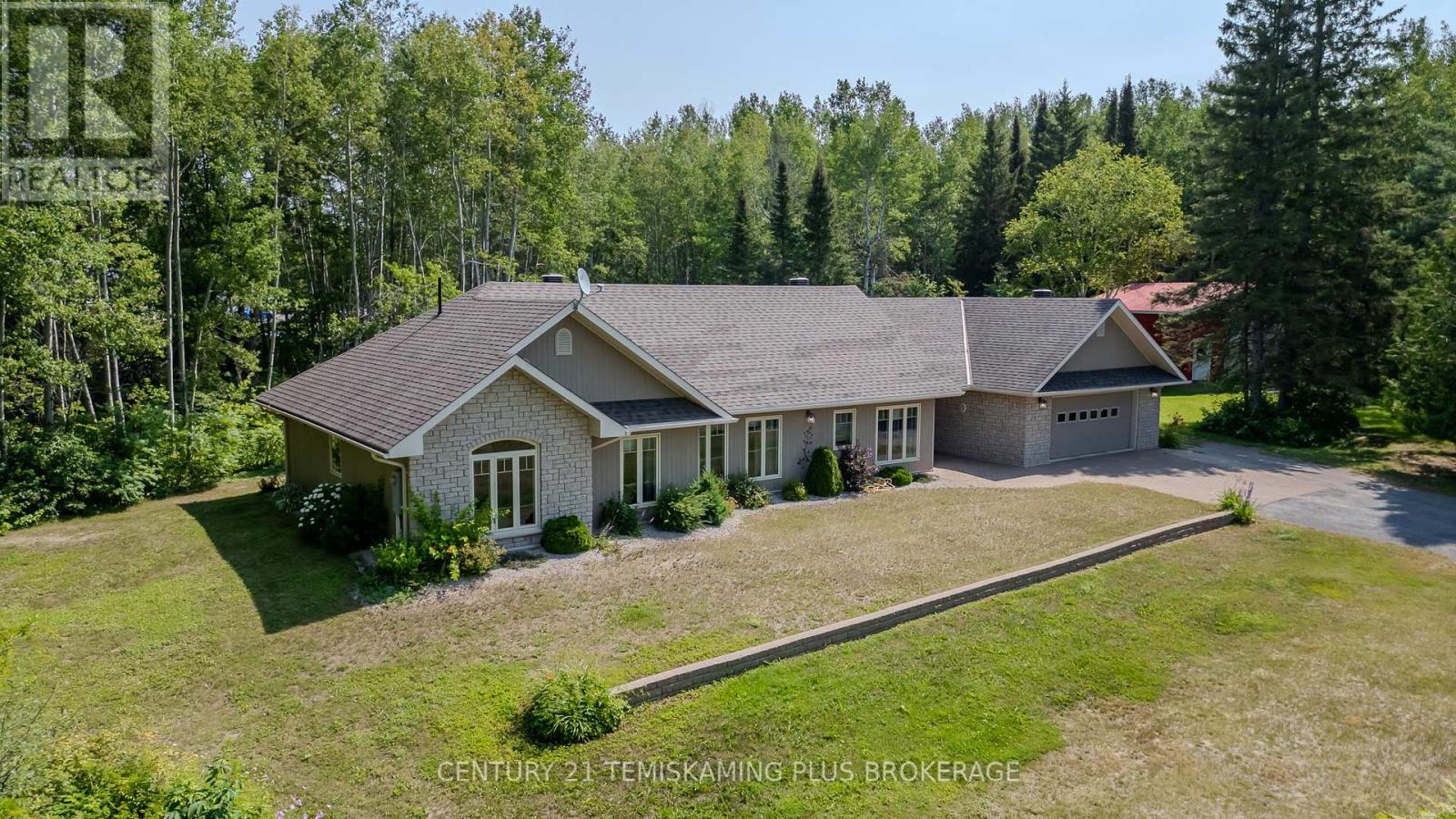 331475 Highway 11 Property Photo 2
