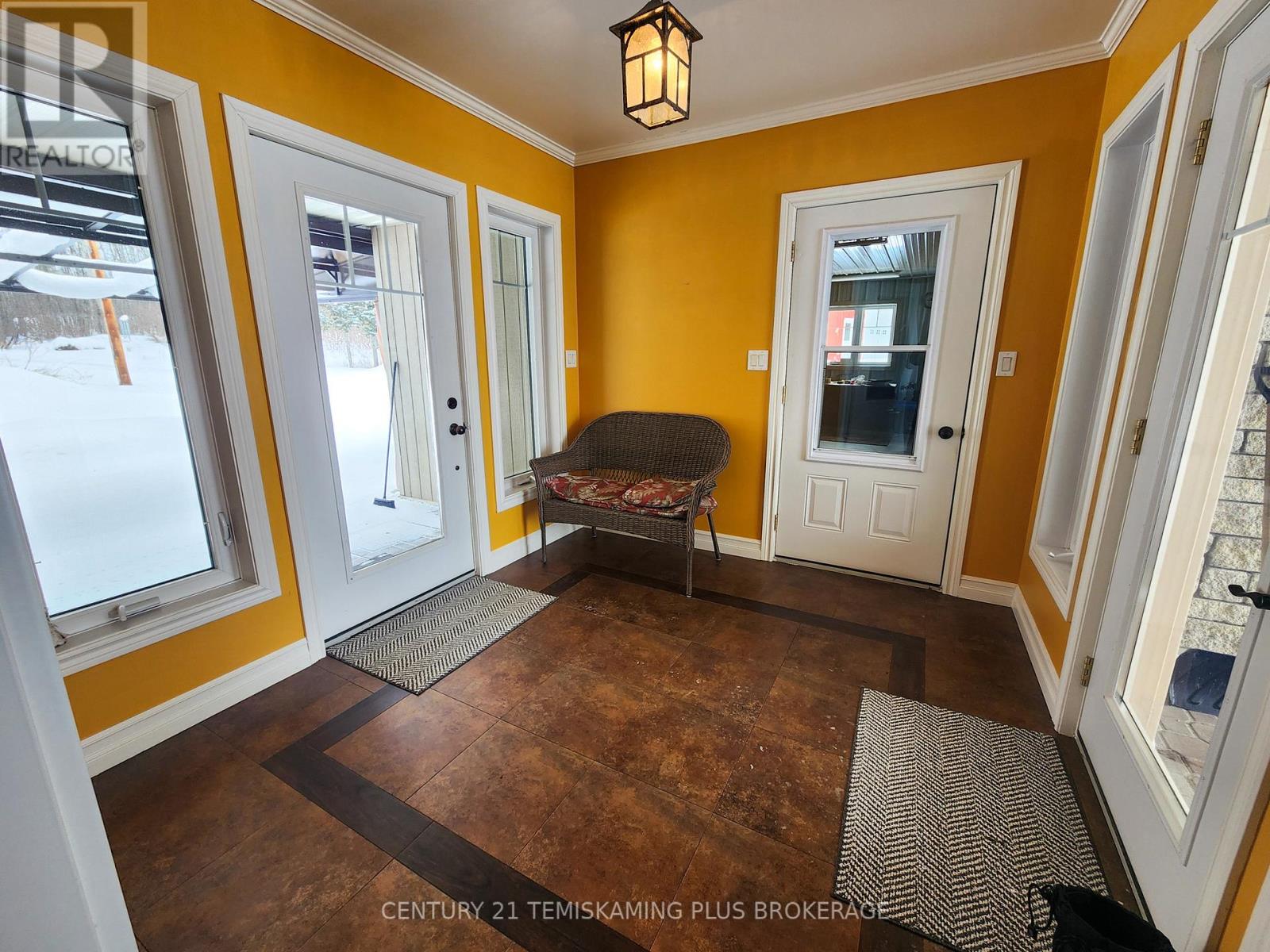 331475 Highway 11 Property Photo 4