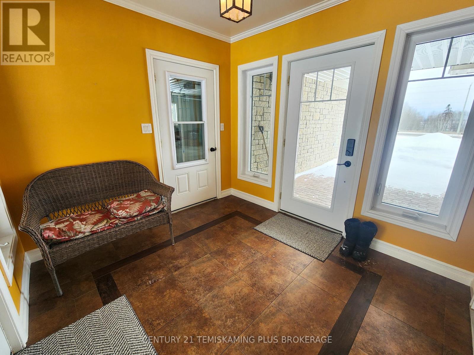 331475 Highway 11 Property Photo 5
