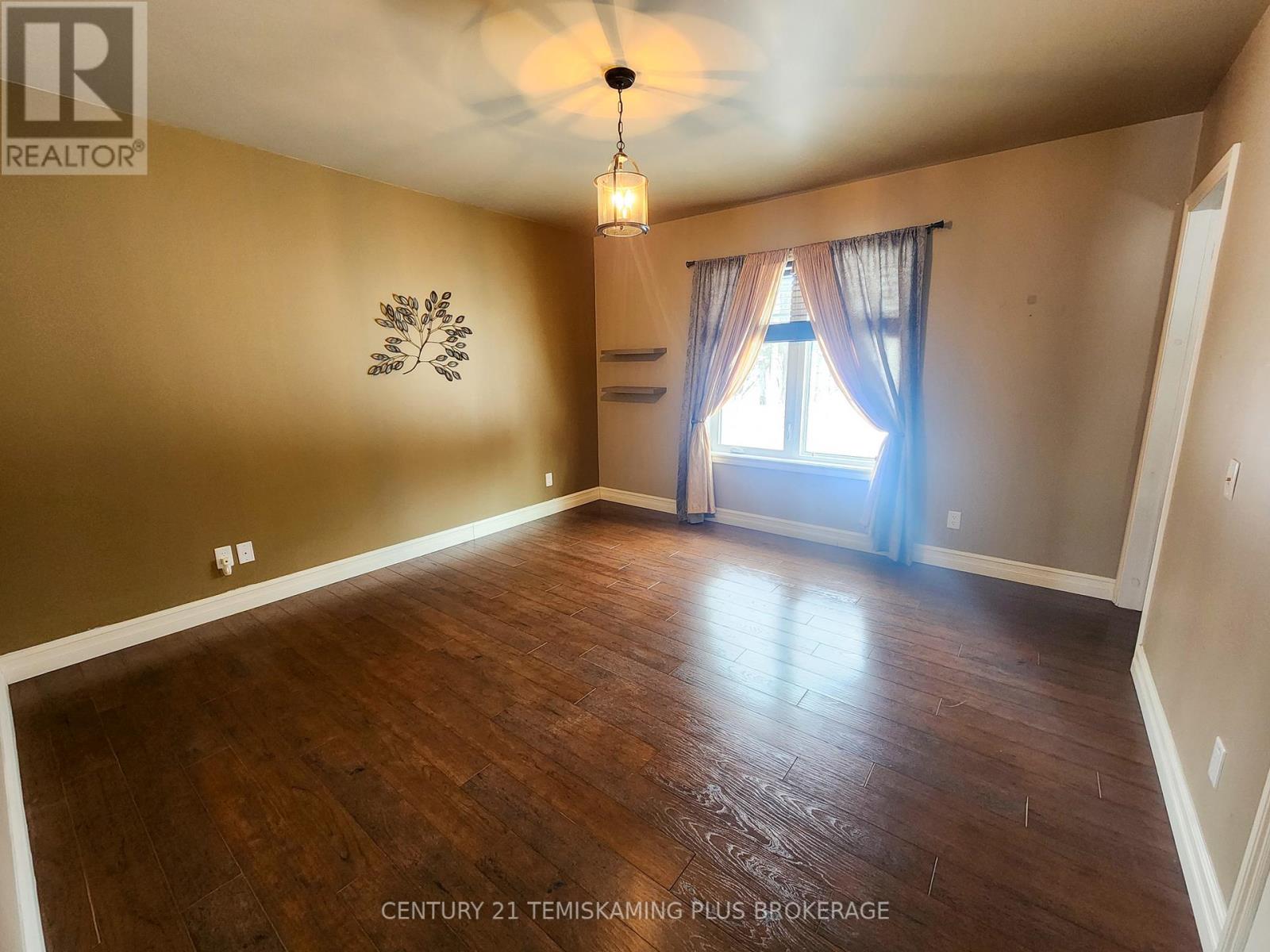 331475 Highway 11 Property Photo 18