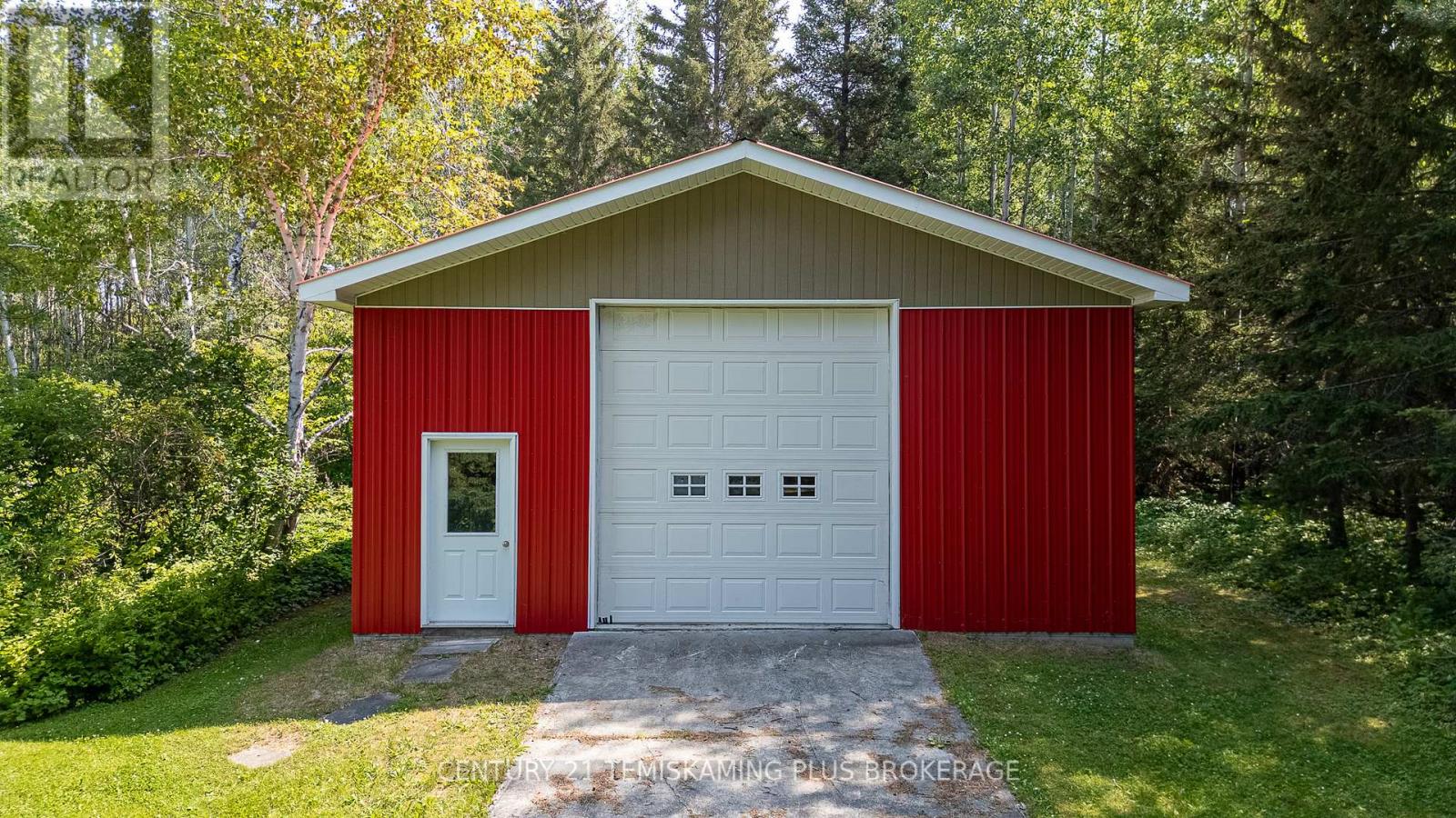 331475 Highway 11 Property Photo 37