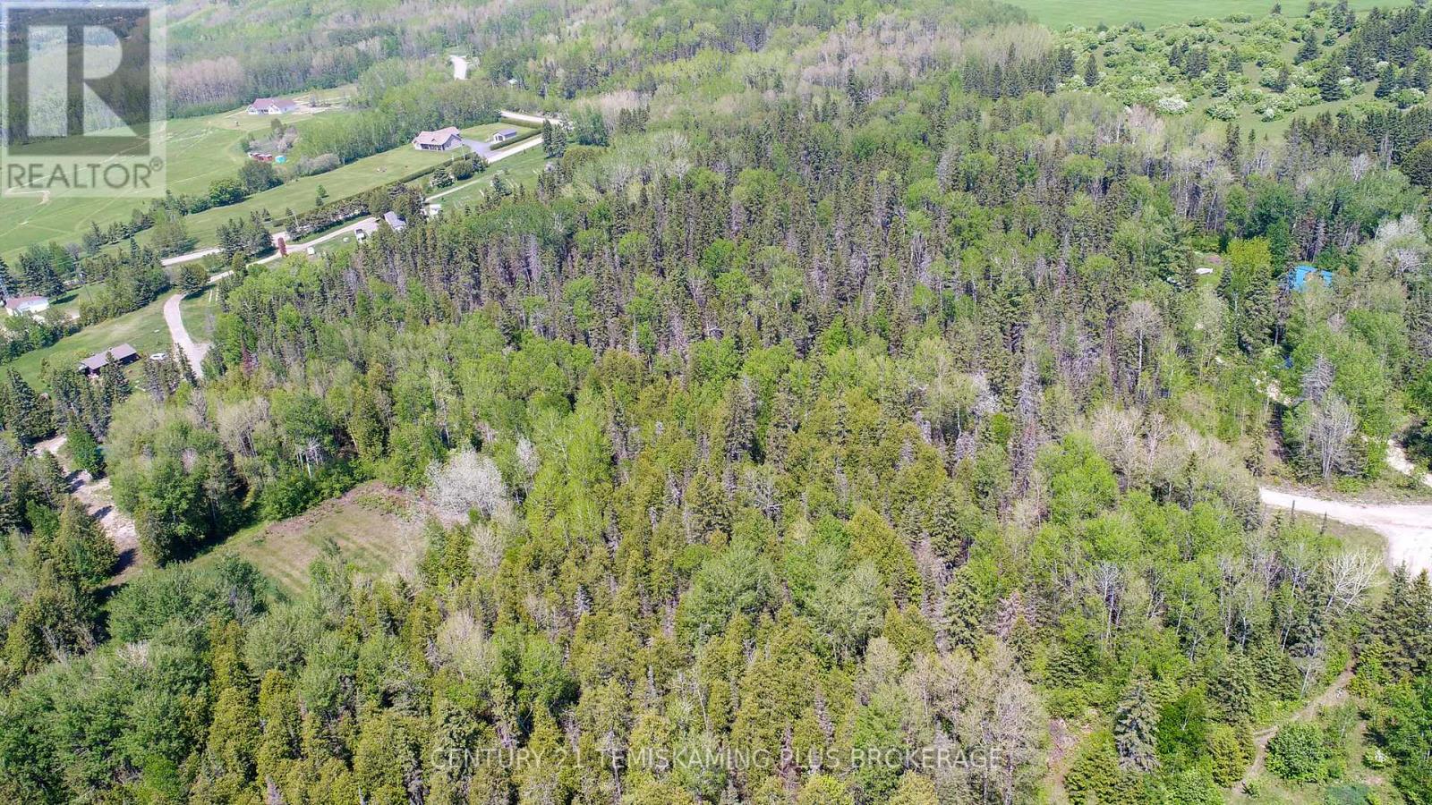 722056 R J Drive Property Photo 5