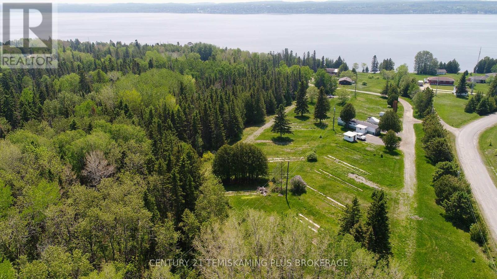 722056 R J Drive Property Photo 10