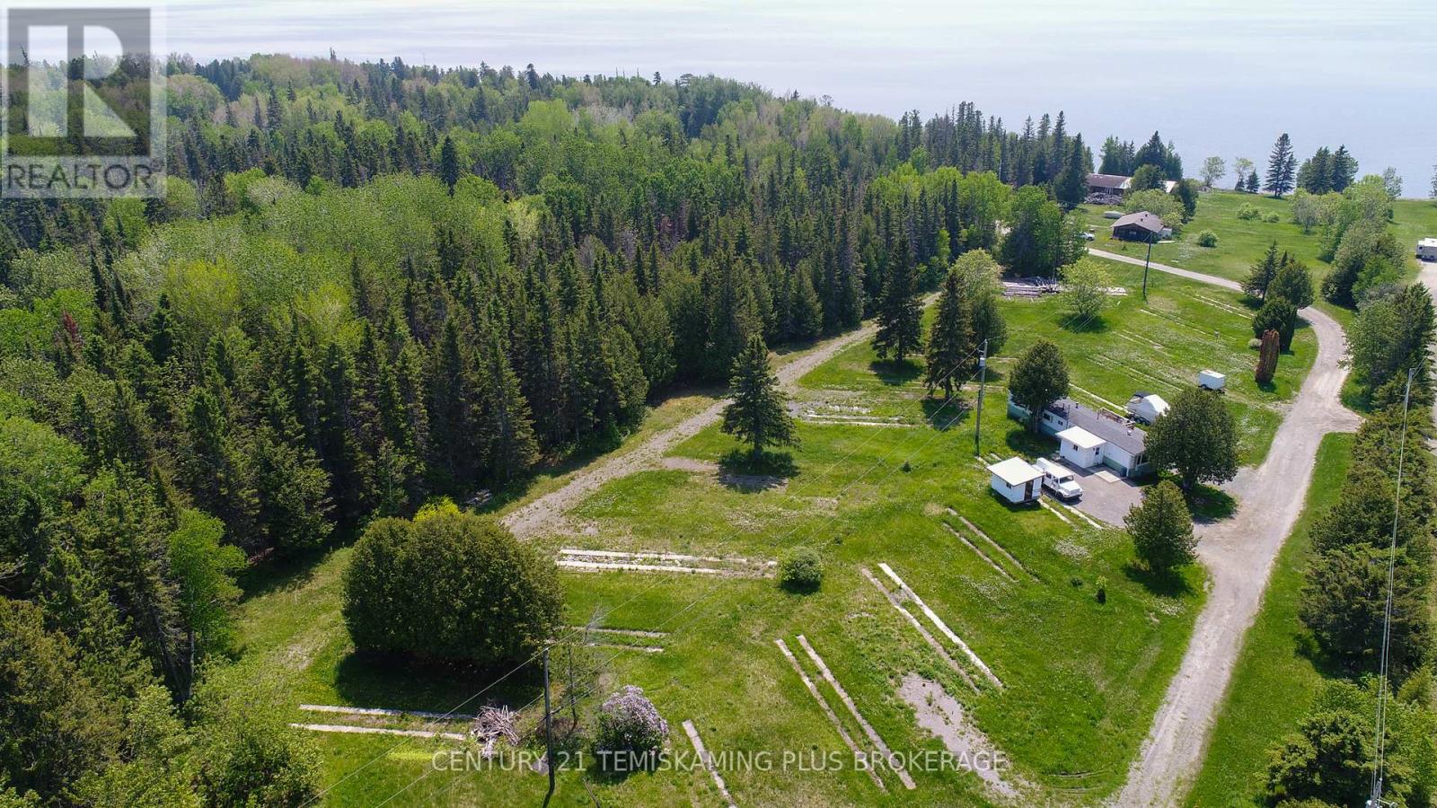 722056 R J Drive Property Photo 11