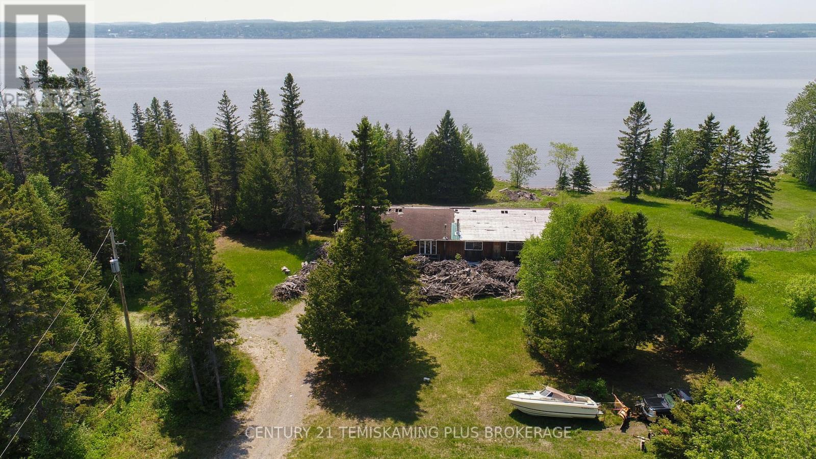 722056 R J Drive Property Photo 15