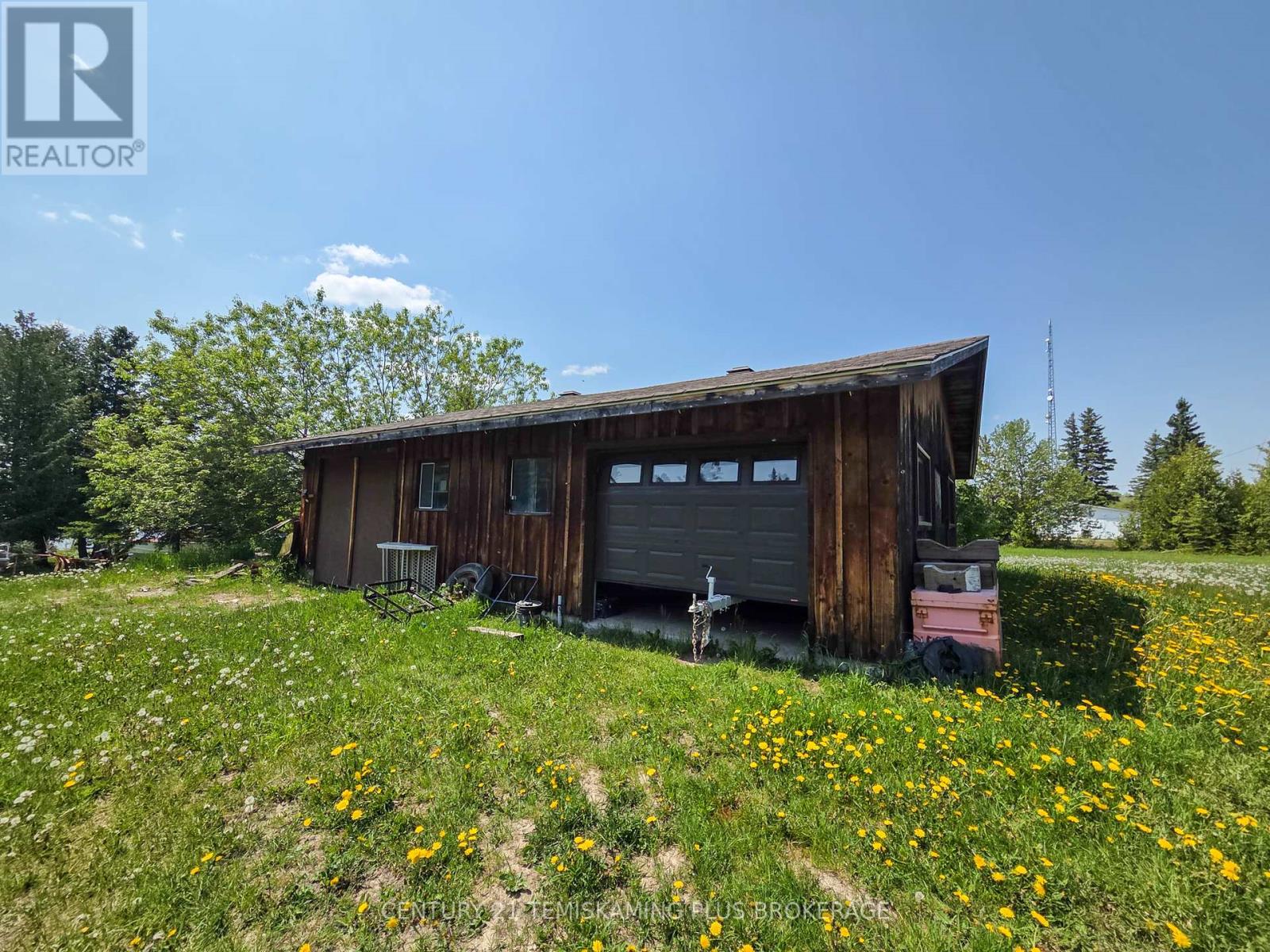 722056 R J Drive Property Photo 17
