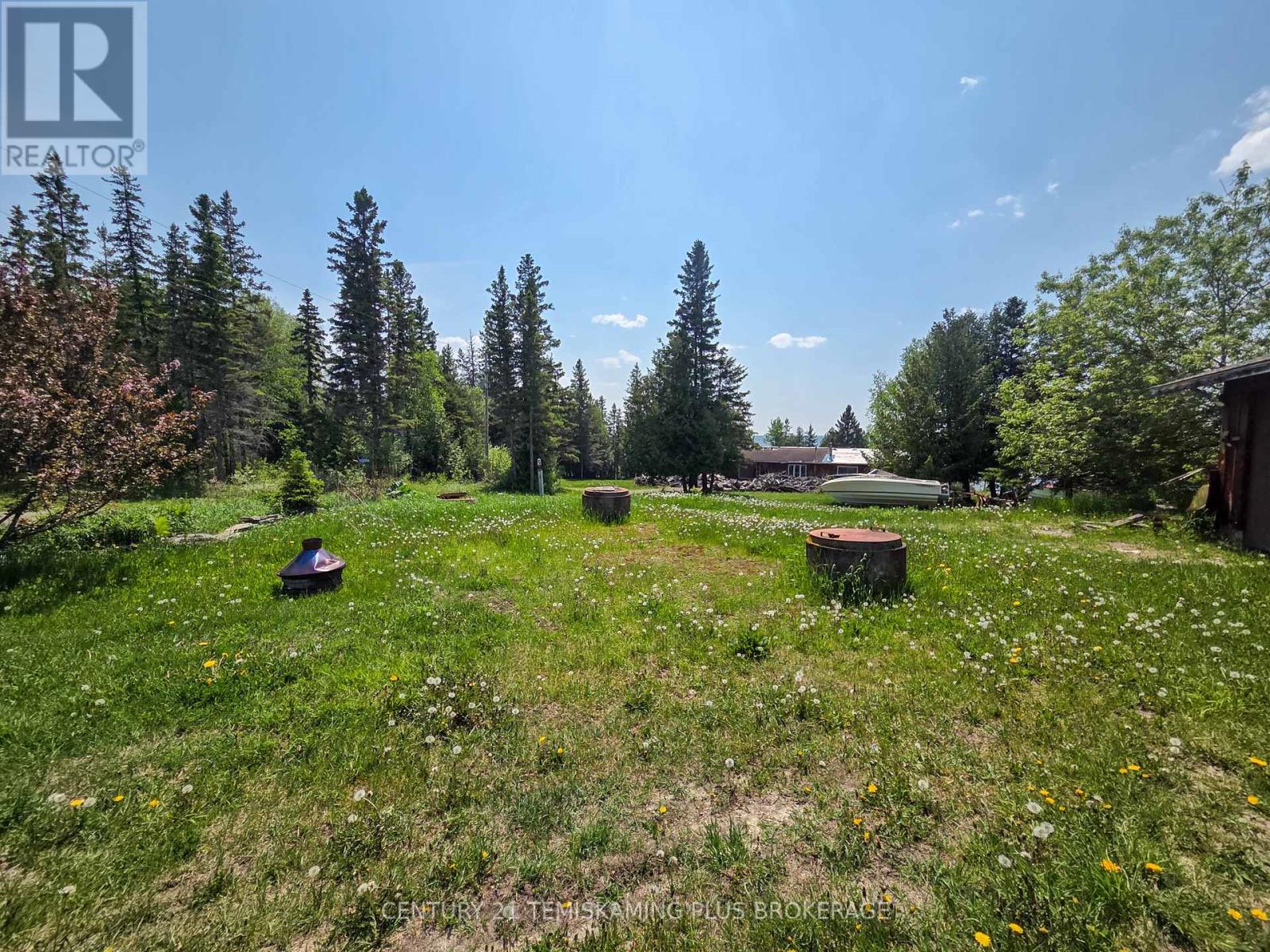 722056 R J Drive Property Photo 18