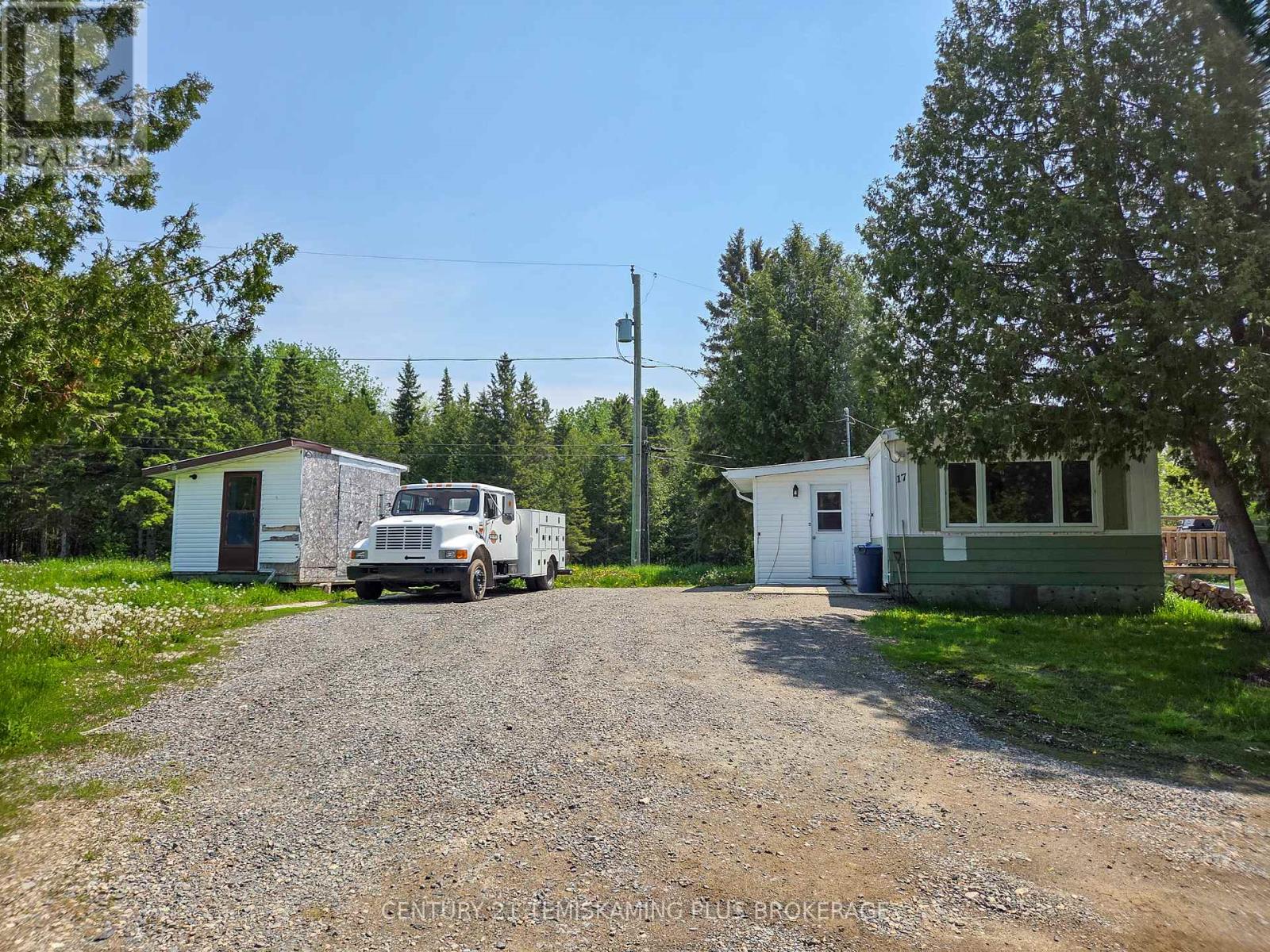 722056 R J Drive Property Photo 23