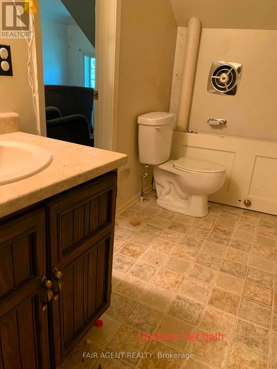 975140 Silver Centre Road Property Photo 19