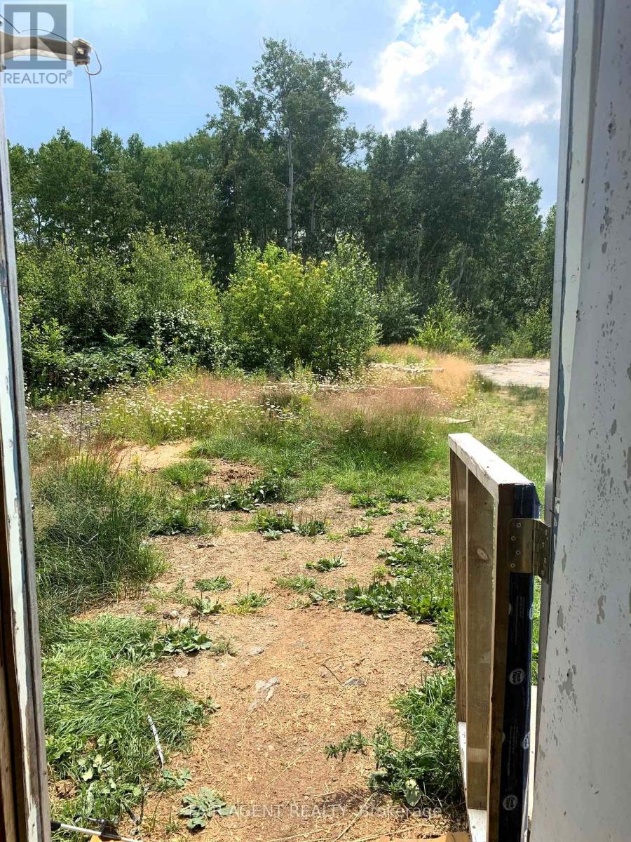 975140 Silver Centre Road Property Photo 25