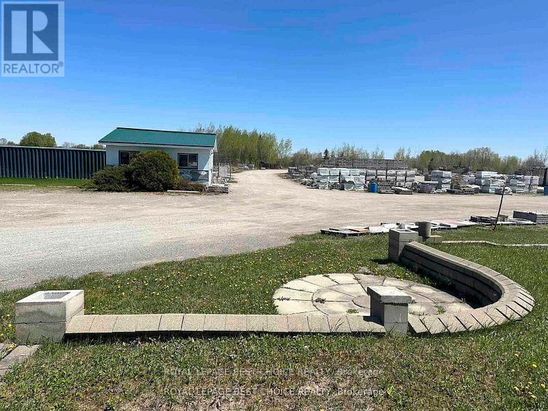 332407 Highway 11 N Property Photo 1
