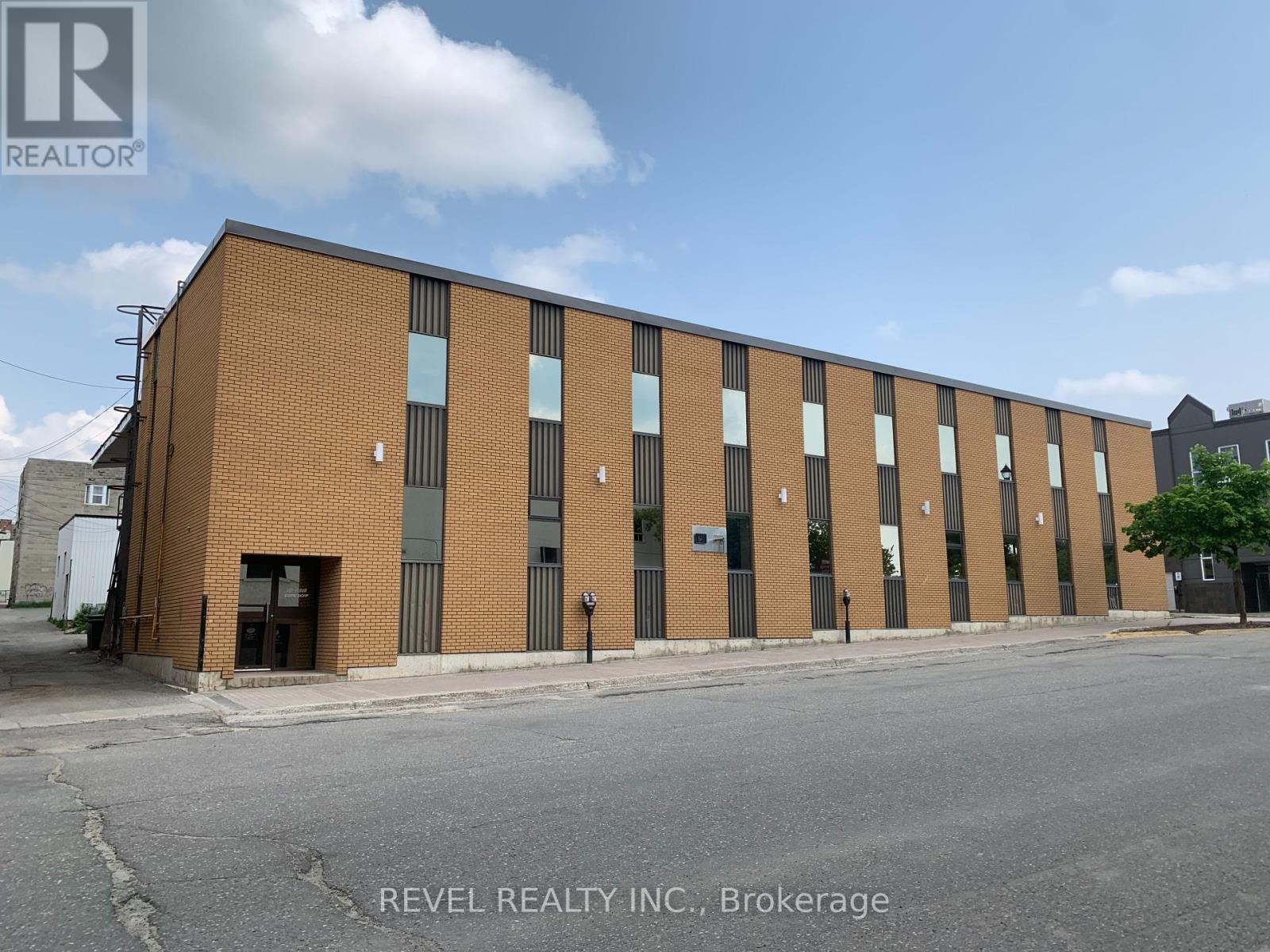 Unit C - 124 Third Avenue Property Photo 2