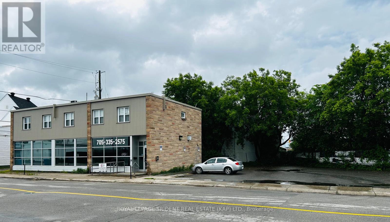 10 Cain Avenue E Property Photo 1