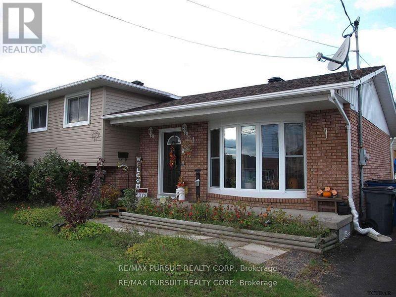 90 Lang Street Property Photo 1
